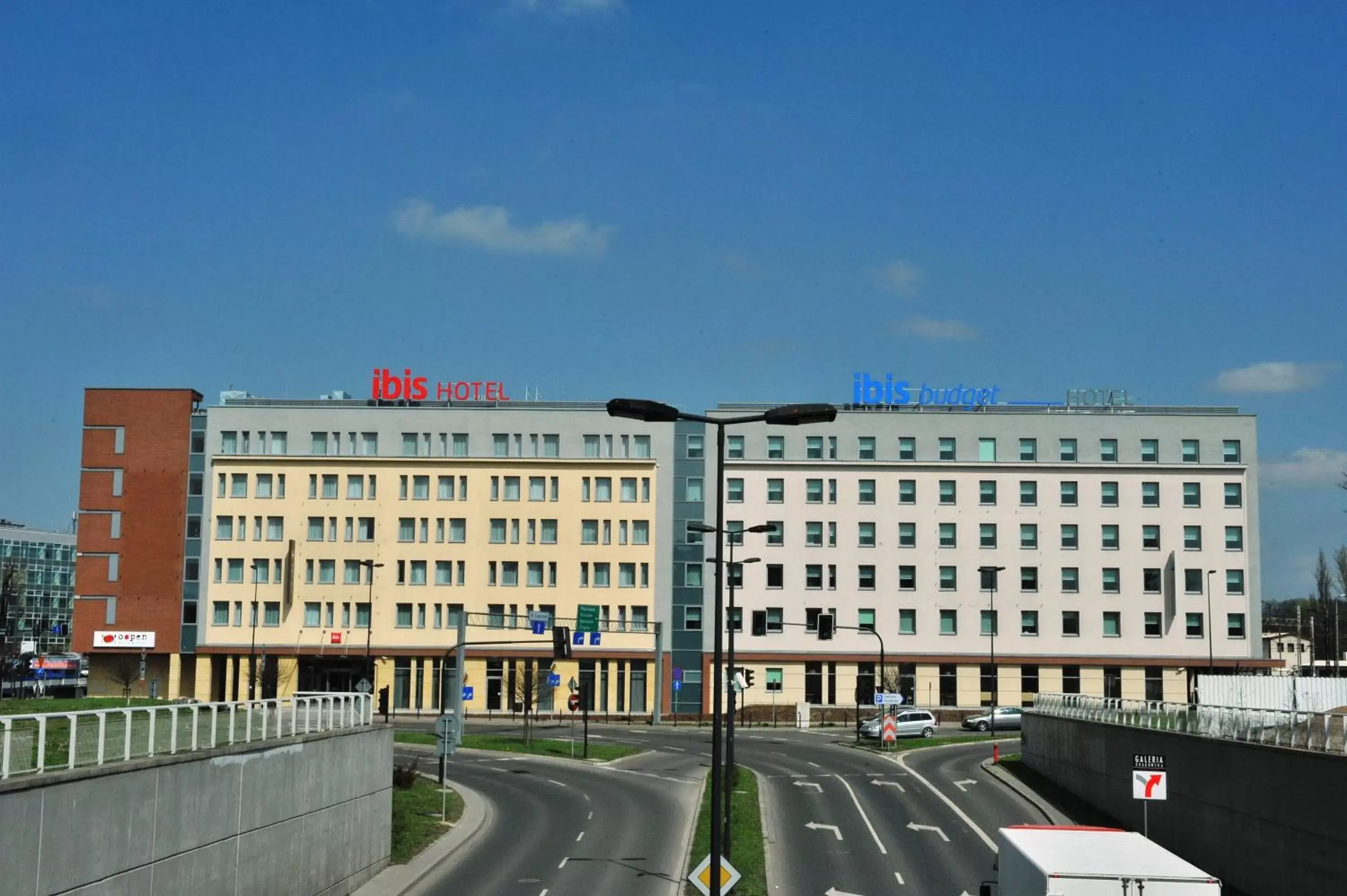 Facade/entrance, Property Building in Ibis Kraków Stare Miasto