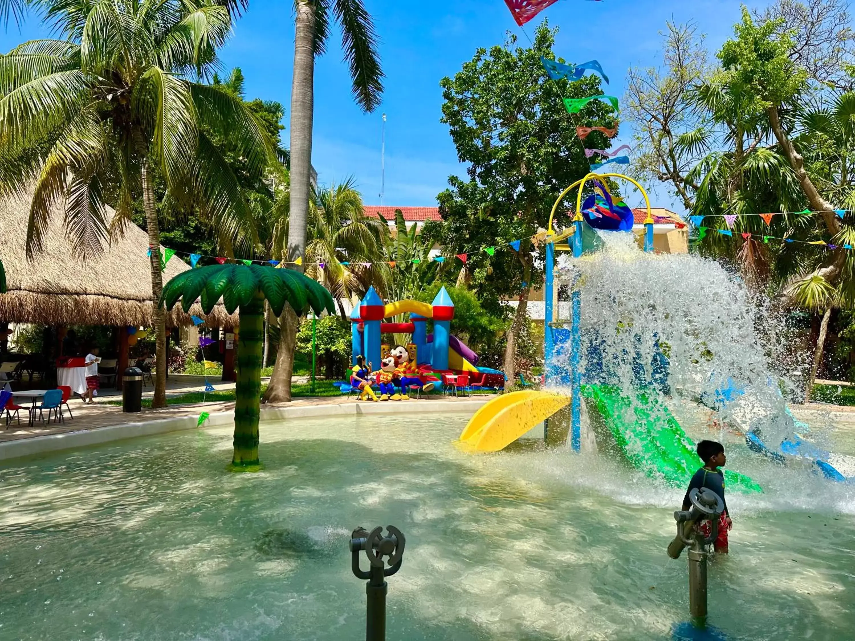 Aqua park, Swimming Pool in Hotel Plaza Caribe