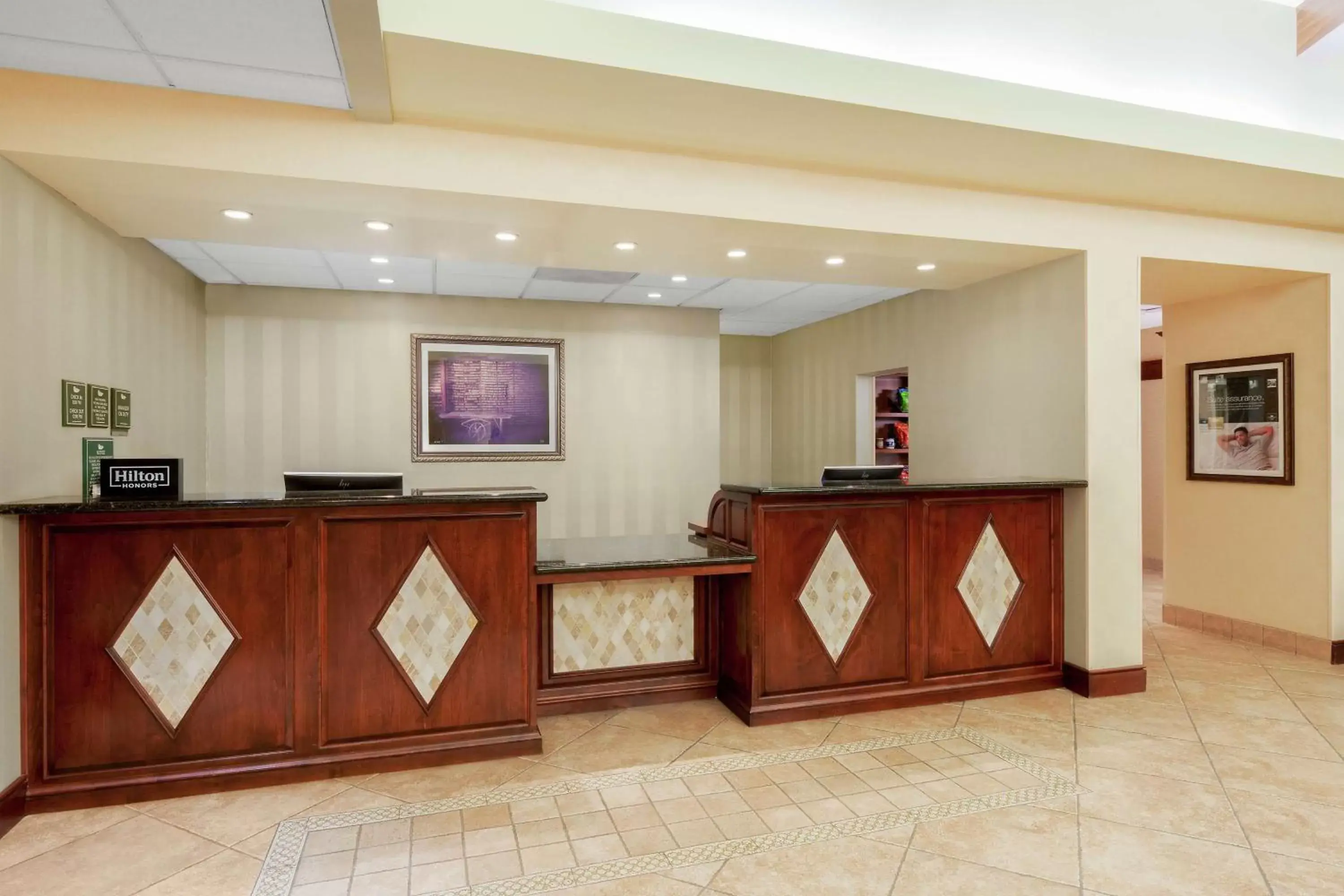 Lobby or reception in Homewood Suites by Hilton Sacramento Airport-Natomas Lobby or reception in Homewood Suites by Hilton Sacramento Airport-Natomas