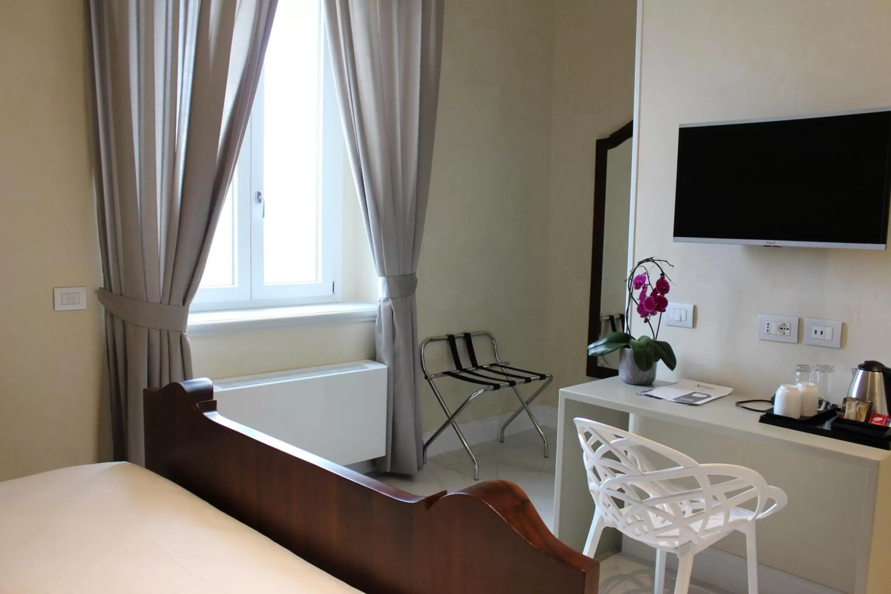 Photo of the whole room, TV/Entertainment Center in Hotel Altavilla Catanzaro