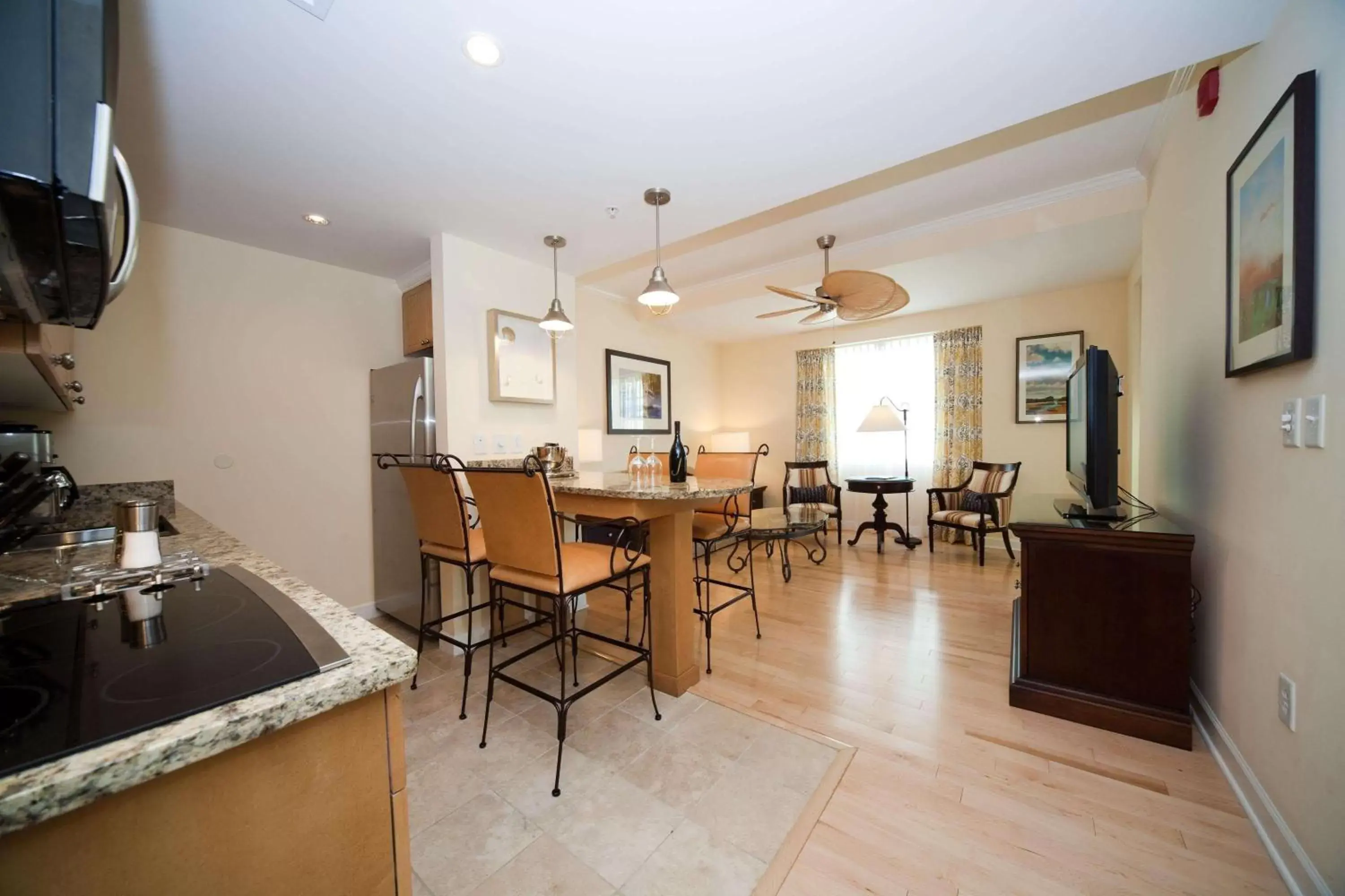 Bedroom, Restaurant/Places to Eat in Wild Dunes Resort - Sweetgrass Inn and Boardwalk Inn Bedroom, Restaurant/Places to Eat in Wild Dunes Resort - Sweetgrass Inn and Boardwalk Inn