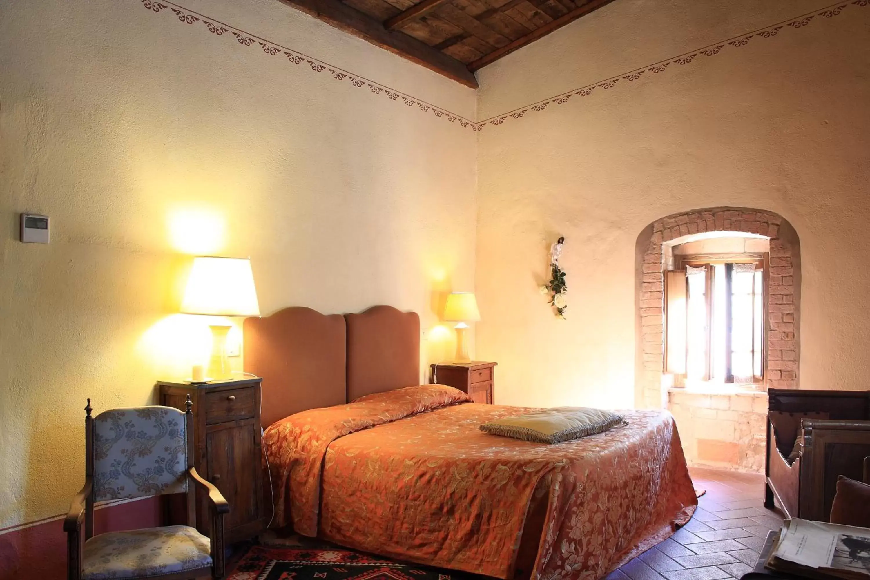 Photo of the whole room, Bed in La Locanda del Loggiato