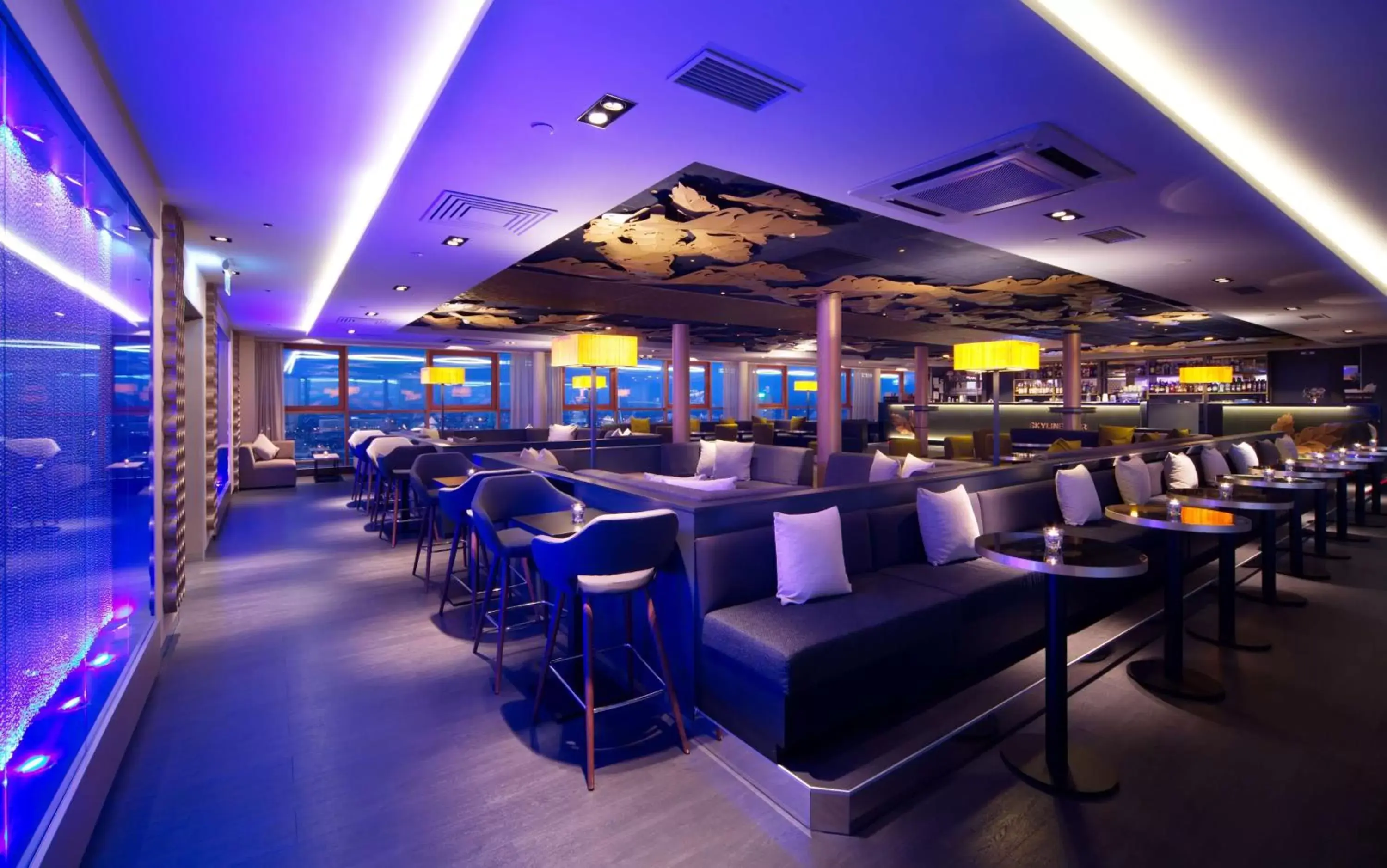 Lounge or bar, Restaurant/Places to Eat in Radisson Blu Latvija Conference & Spa Hotel, Riga