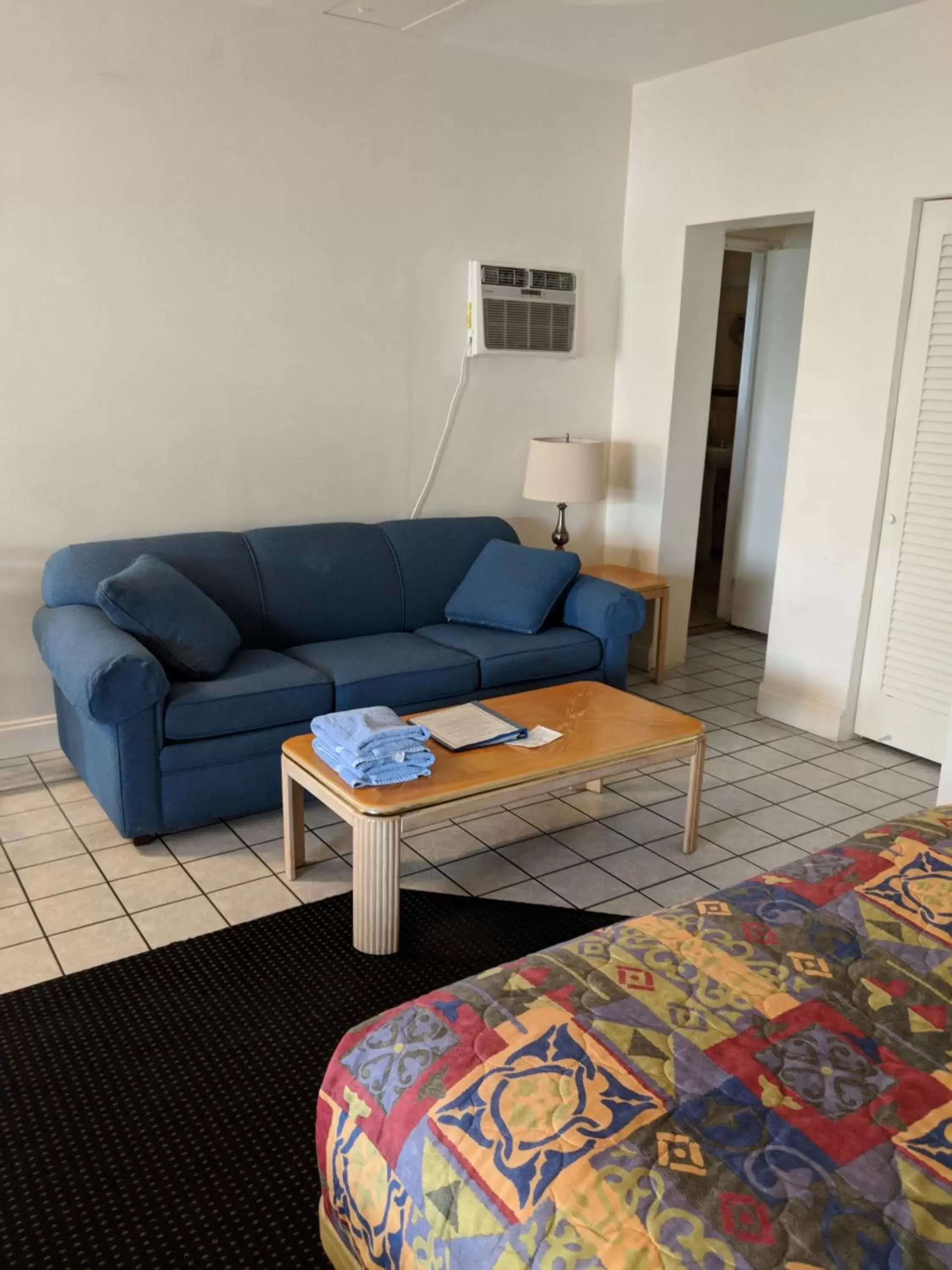 Seating Area in Arvilla Motel