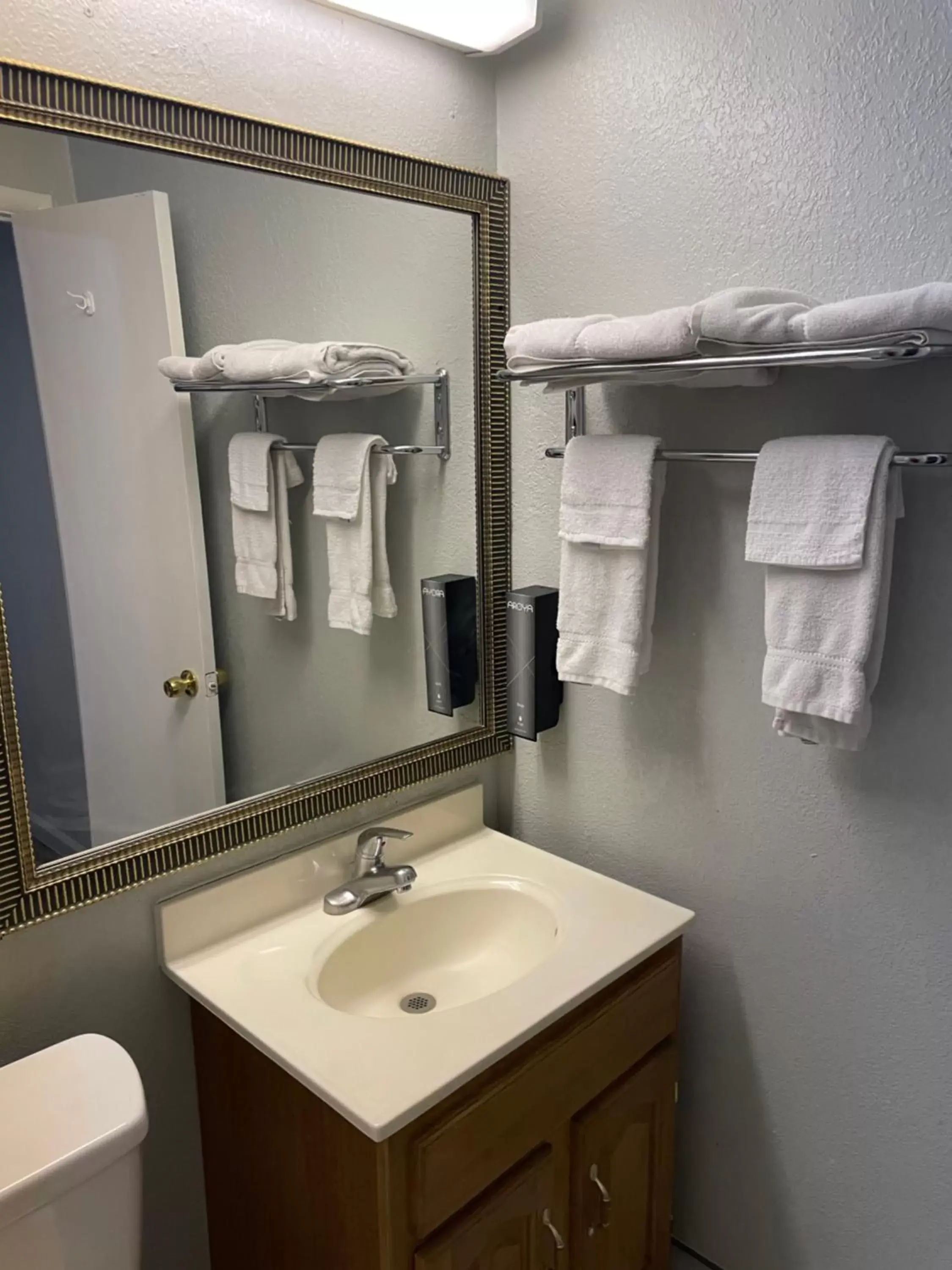 Bathroom in Stratford Inn