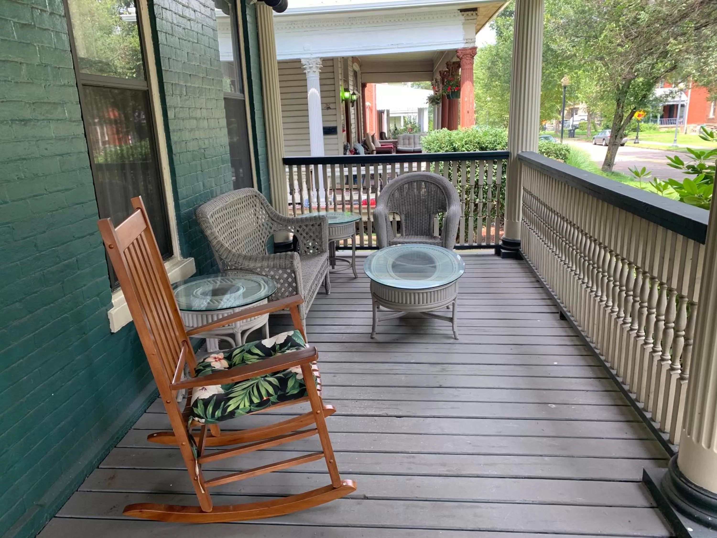 Property building, Balcony/Terrace in Bayberry House Bed and Breakfast