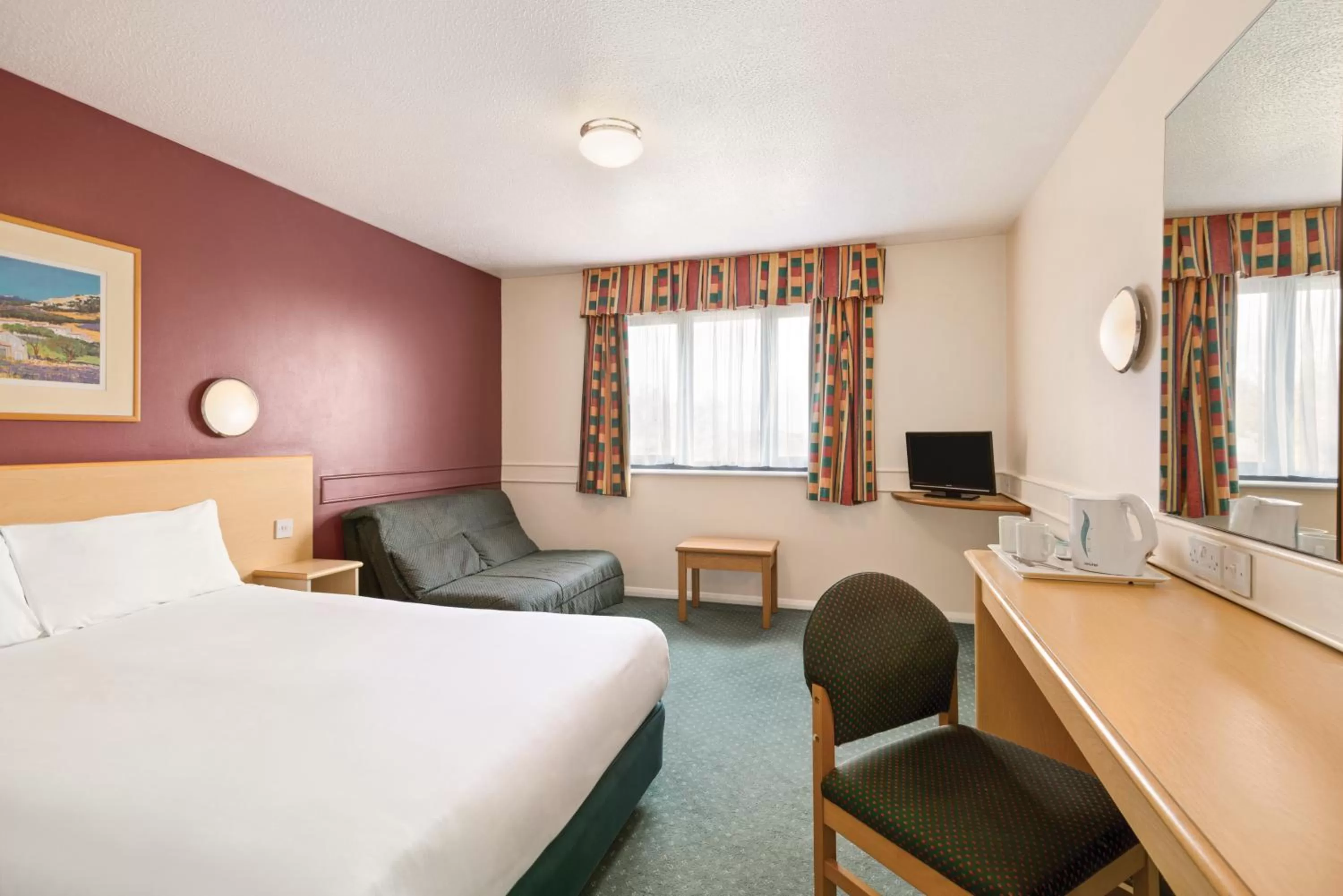 Photo of the whole room, Bed in Days Inn Hotel Sheffield South