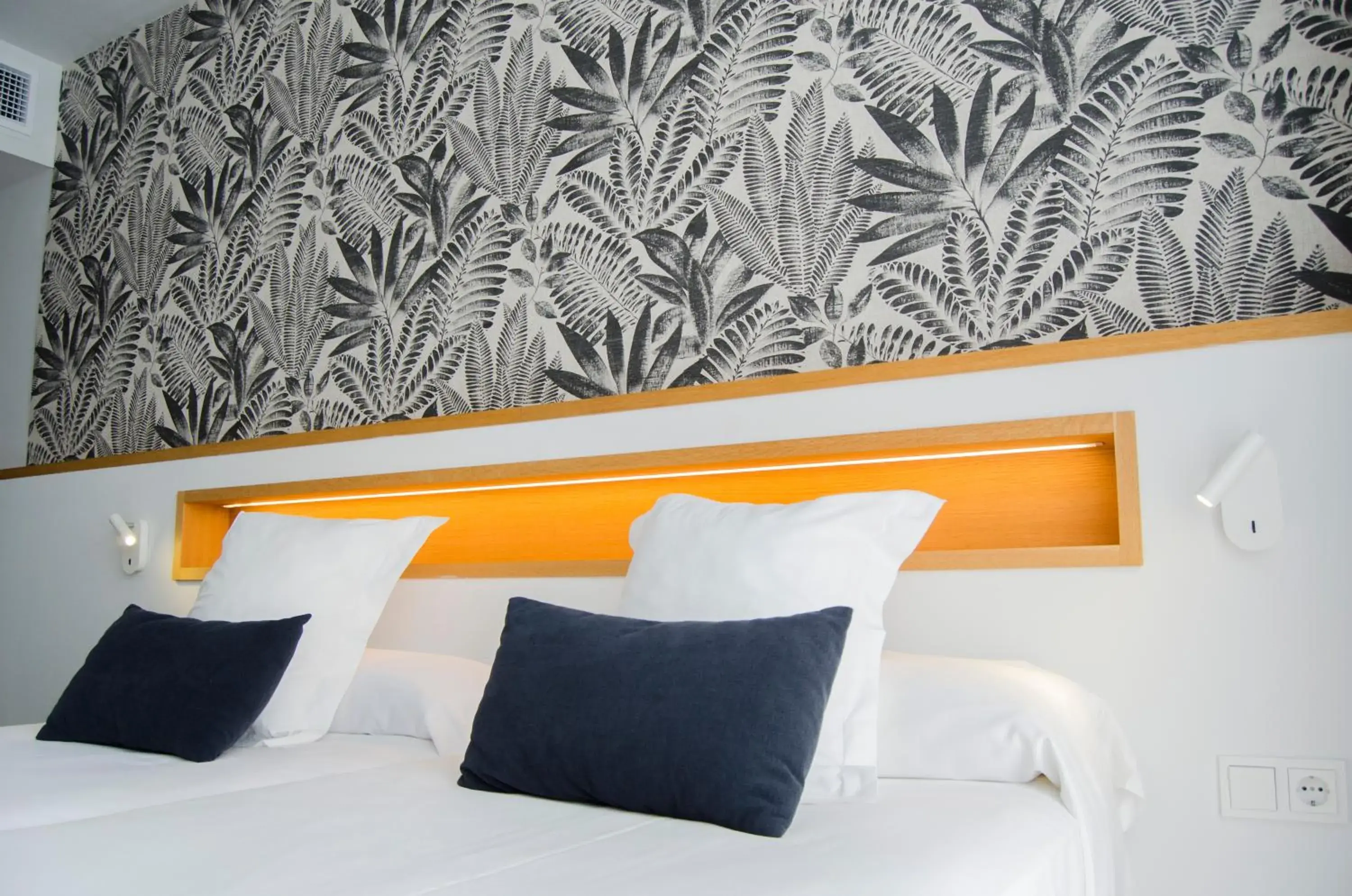 Bedroom, Bed in Hotel Anfora Ibiza