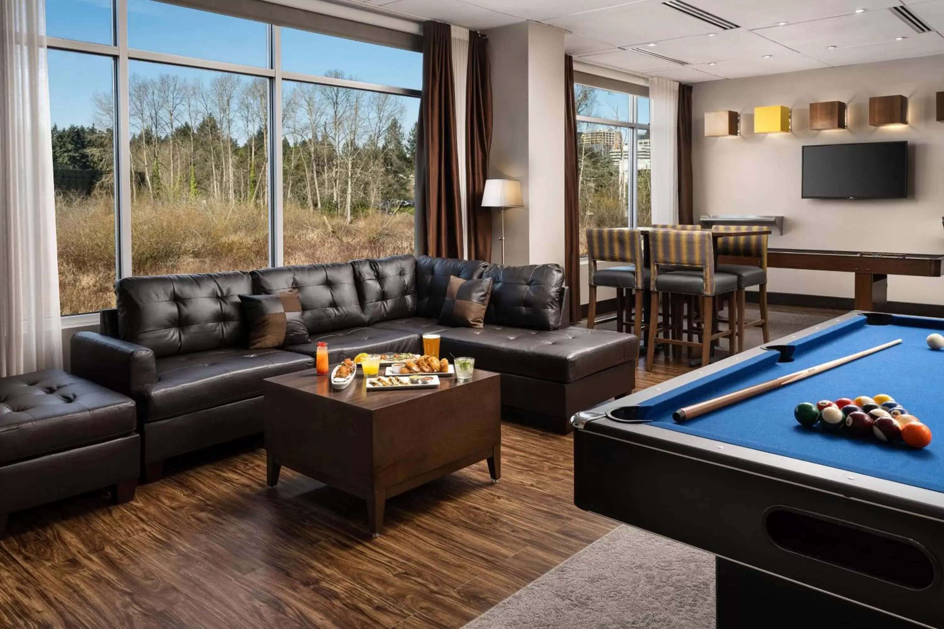 Lounge or bar, Billiards in Residence Inn Seattle Bellevue Downtown