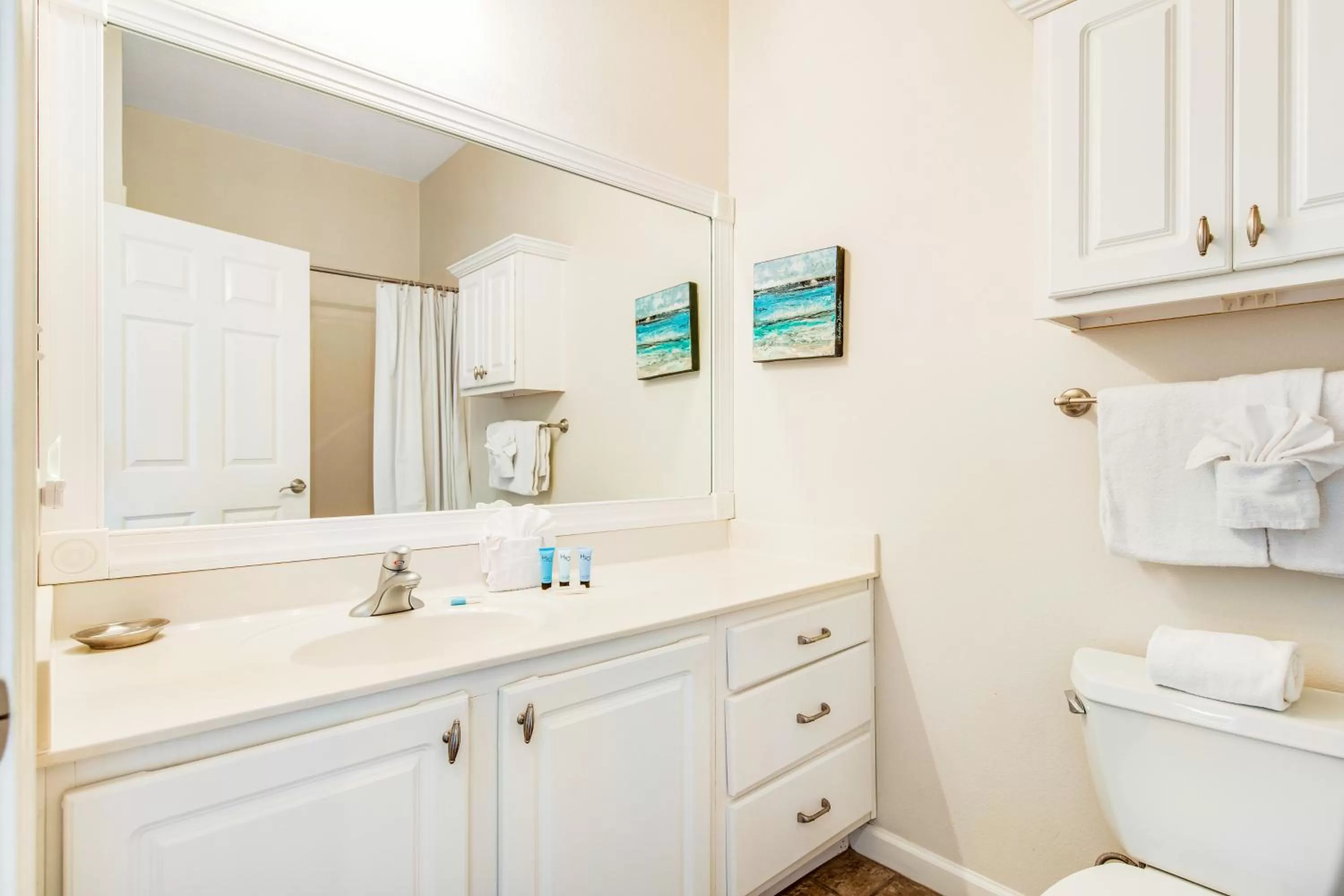 Bathroom in Inn at Seacrest 403