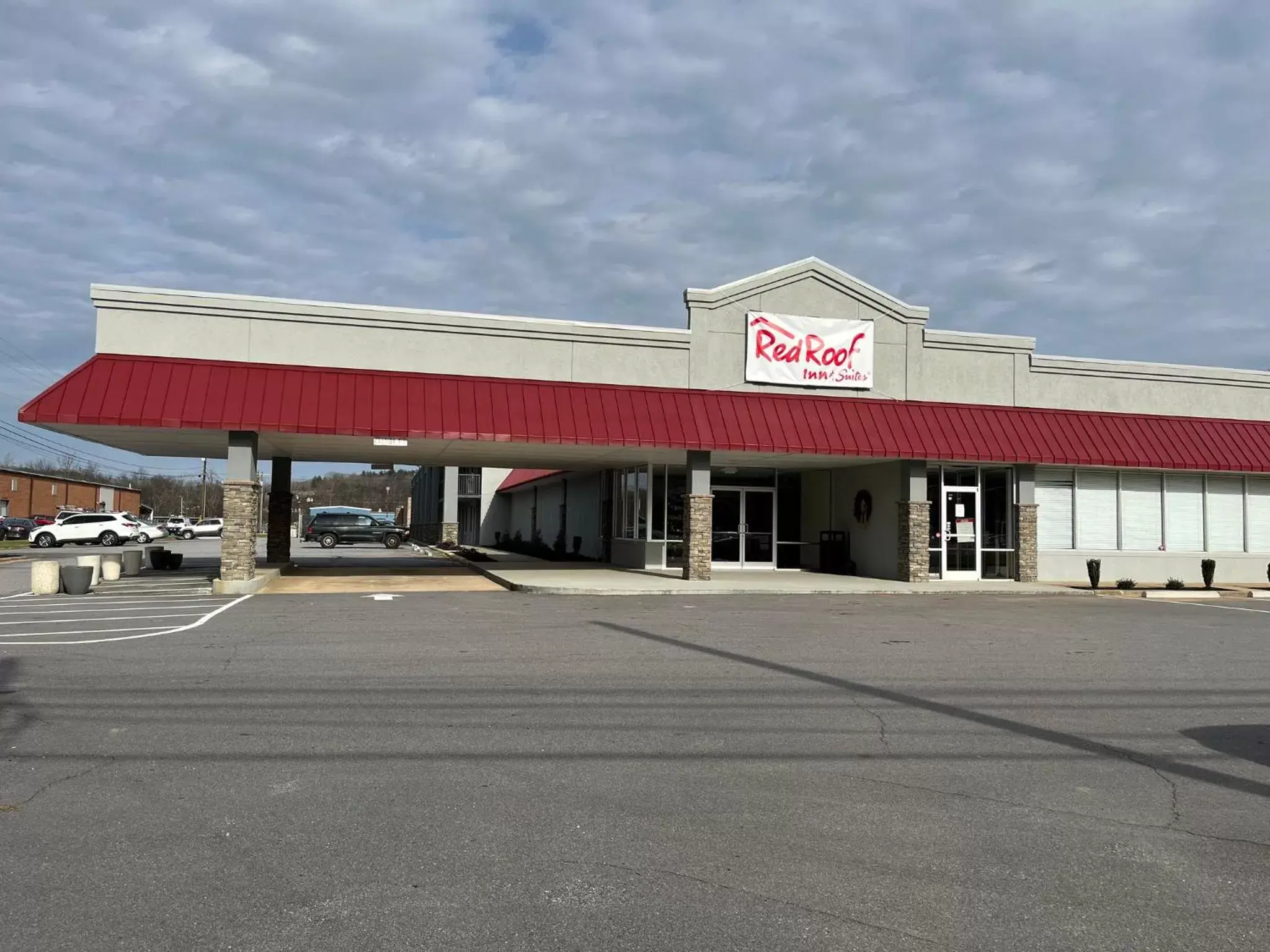 Property Building in Red Roof Inn & Suites Wilkesboro