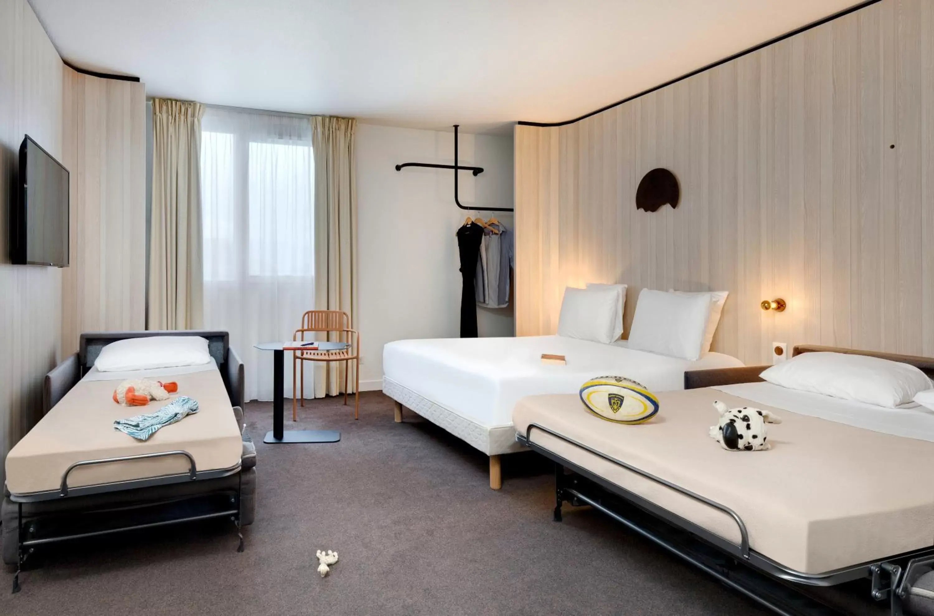 Photo of the whole room, Bed in Kyriad Clermont-Ferrand-Sud - La Pardieu