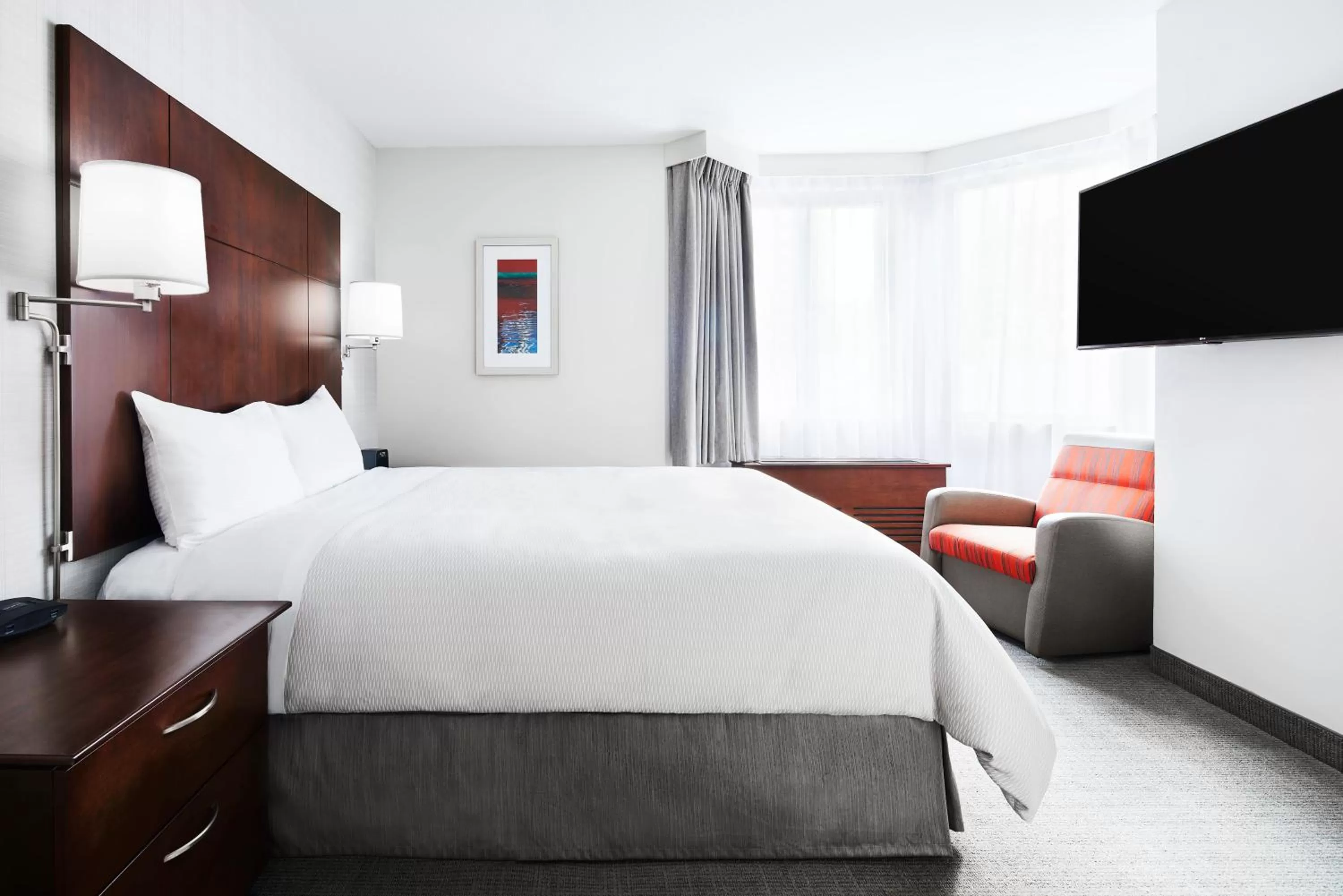 Photo of the whole room, Bed in Club Quarters Hotel Embarcadero, San Francisco