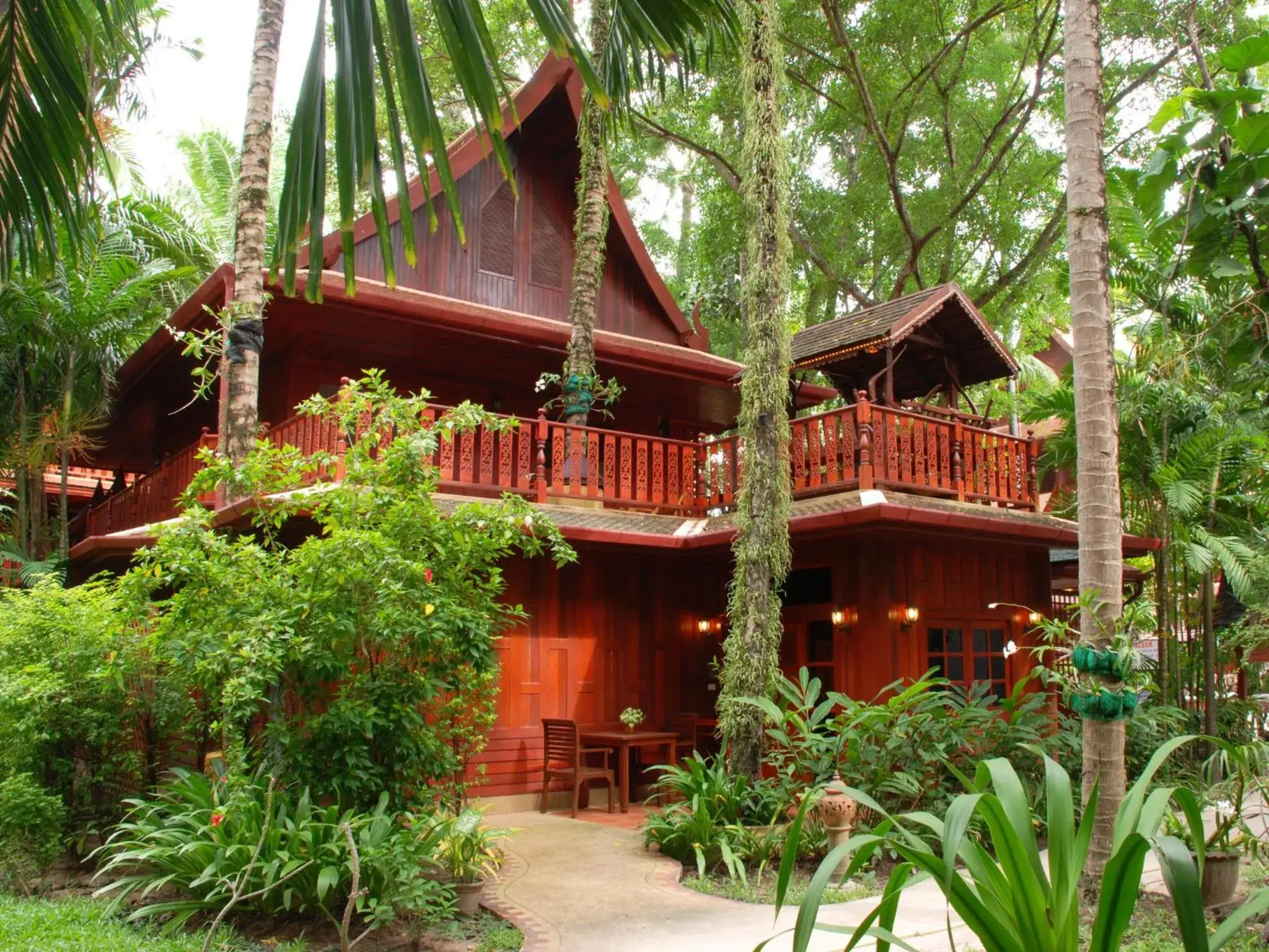 Facade/entrance in Royal Phawadee Village Patong - 2 Minutes walk to the beach Facade/entrance in Royal Phawadee Village Patong - 2 Minutes walk to the beach