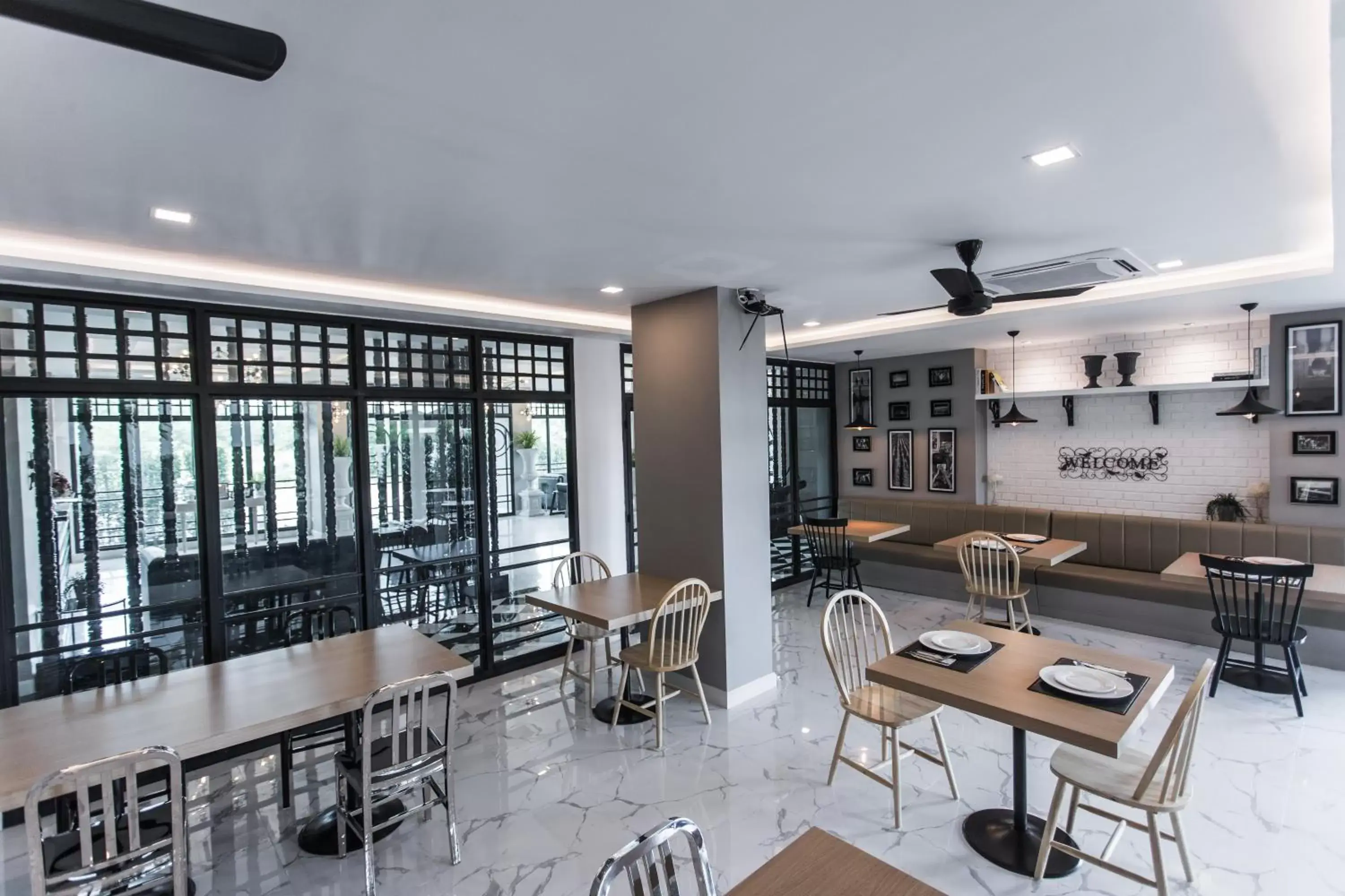 Restaurant/Places to Eat in Haus Hotel Udonthani
