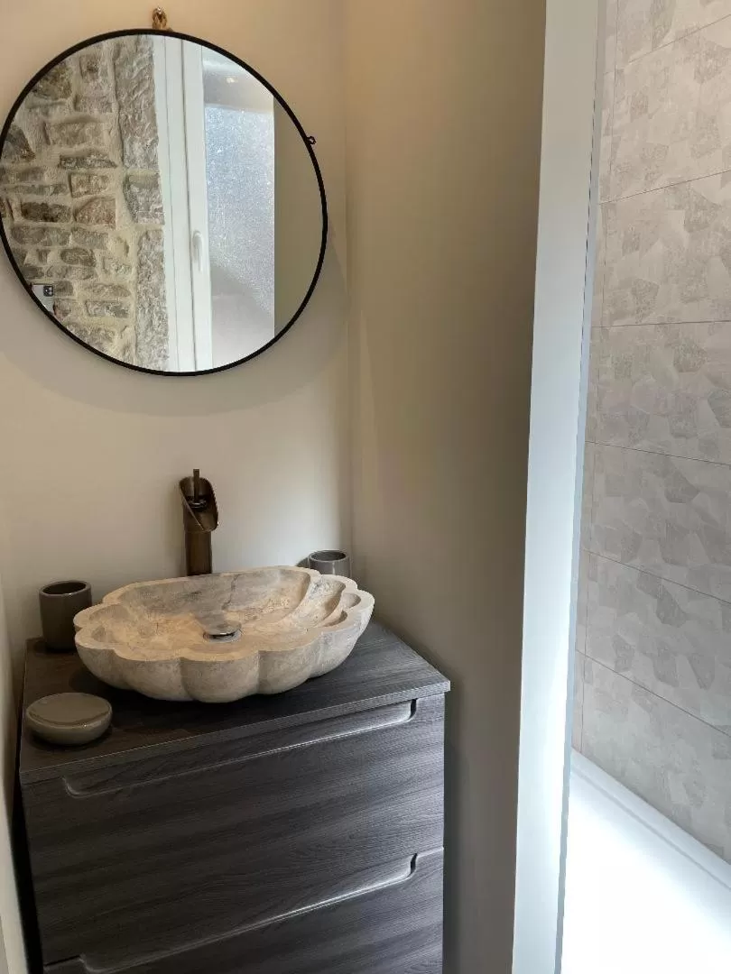 Bathroom in Chez la p'tite Marie