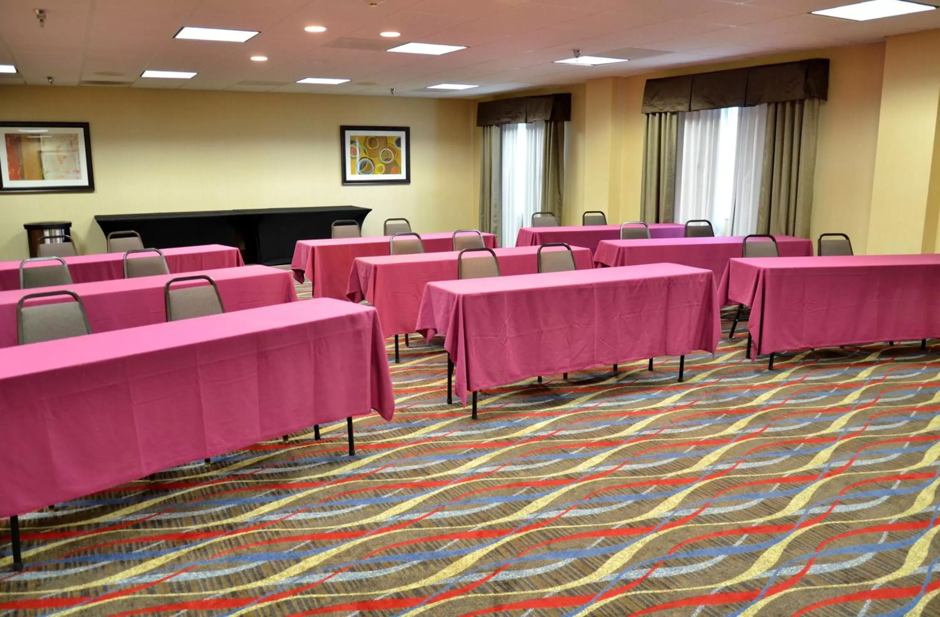 Meeting/conference room in Holiday Inn Express Hotel & Suites Center Township, an IHG Hotel