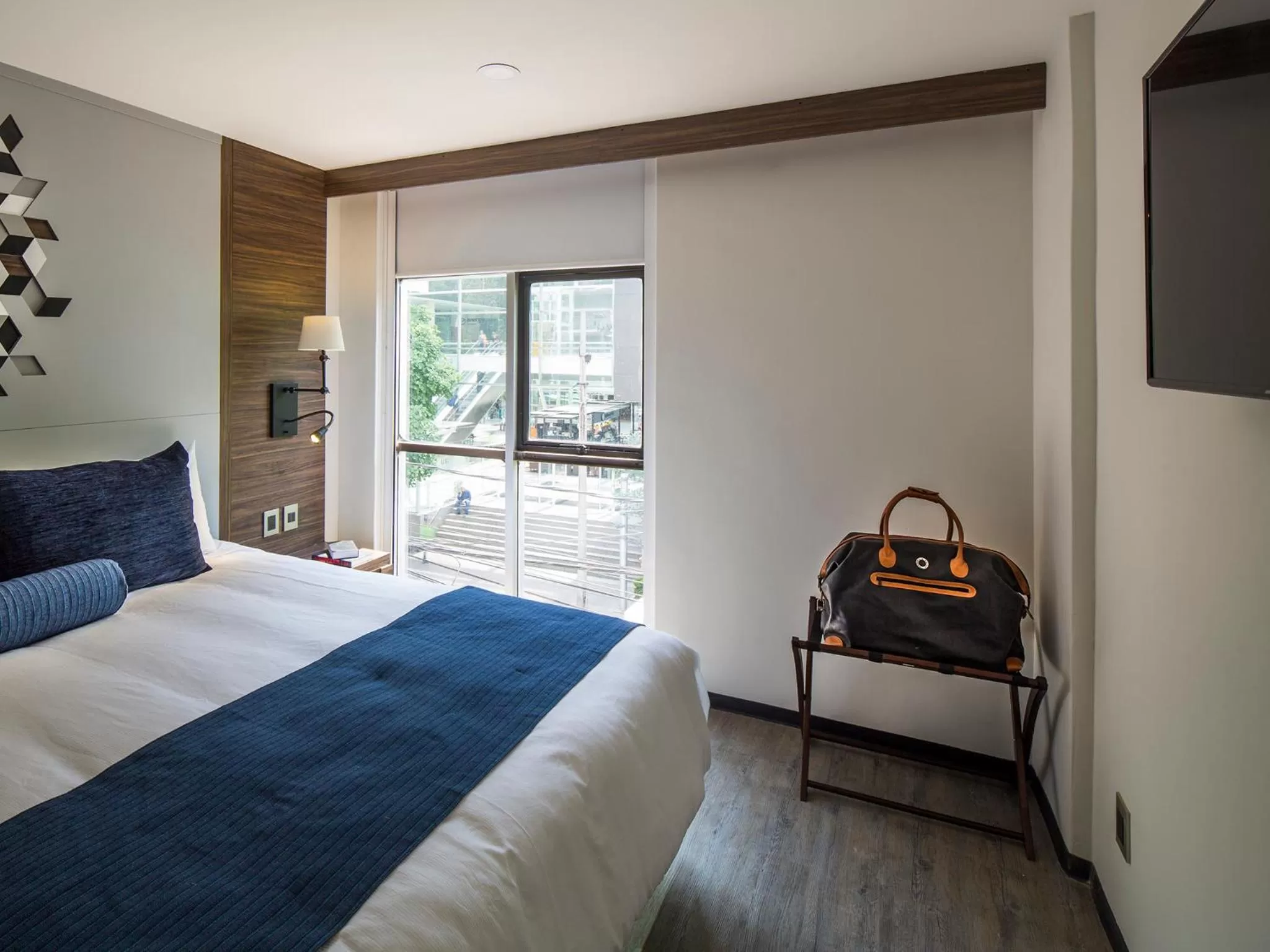 Bedroom, Bed in FlowSuites WTC