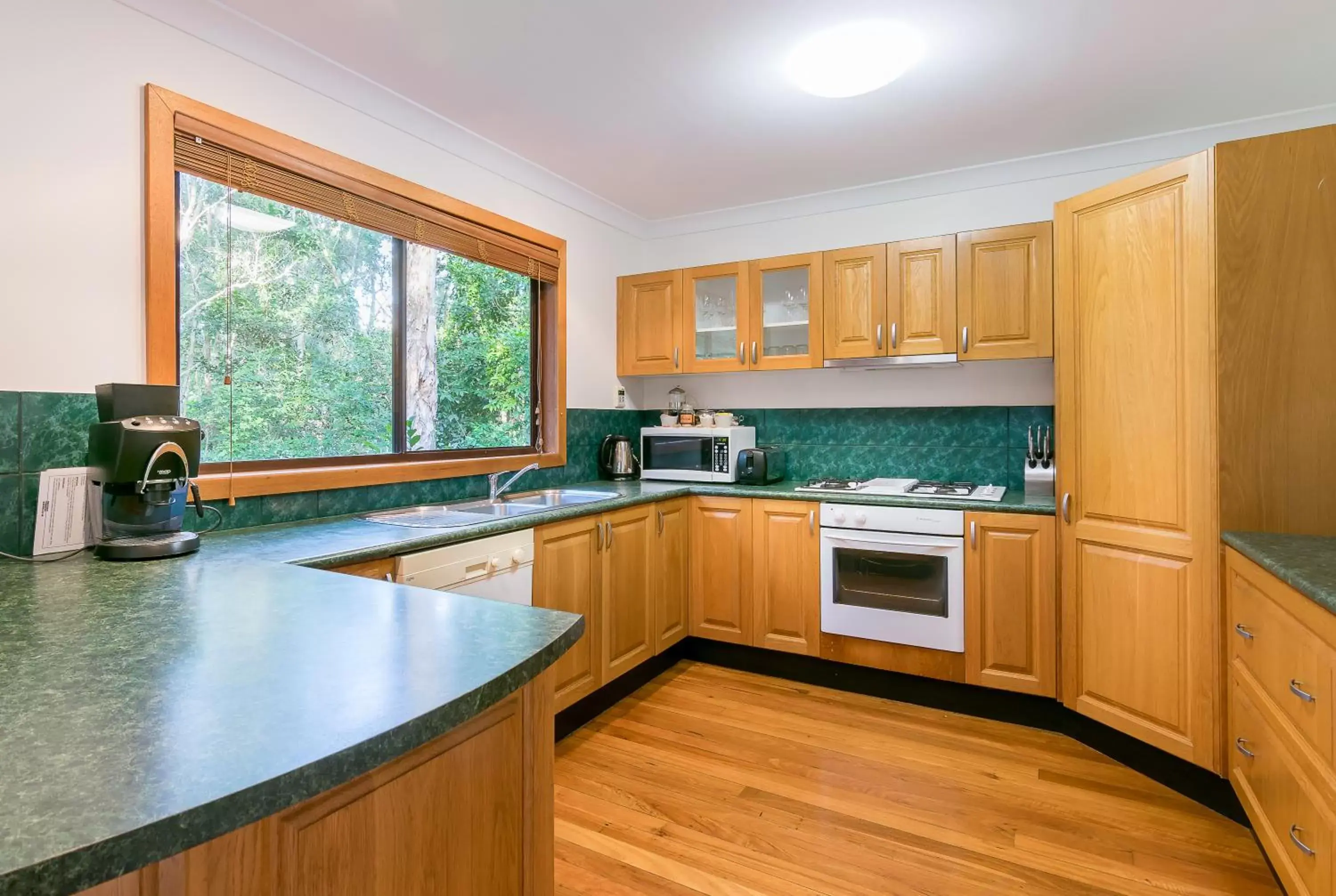 Kitchen or kitchenette, Kitchen/Kitchenette in Wanderers Retreat