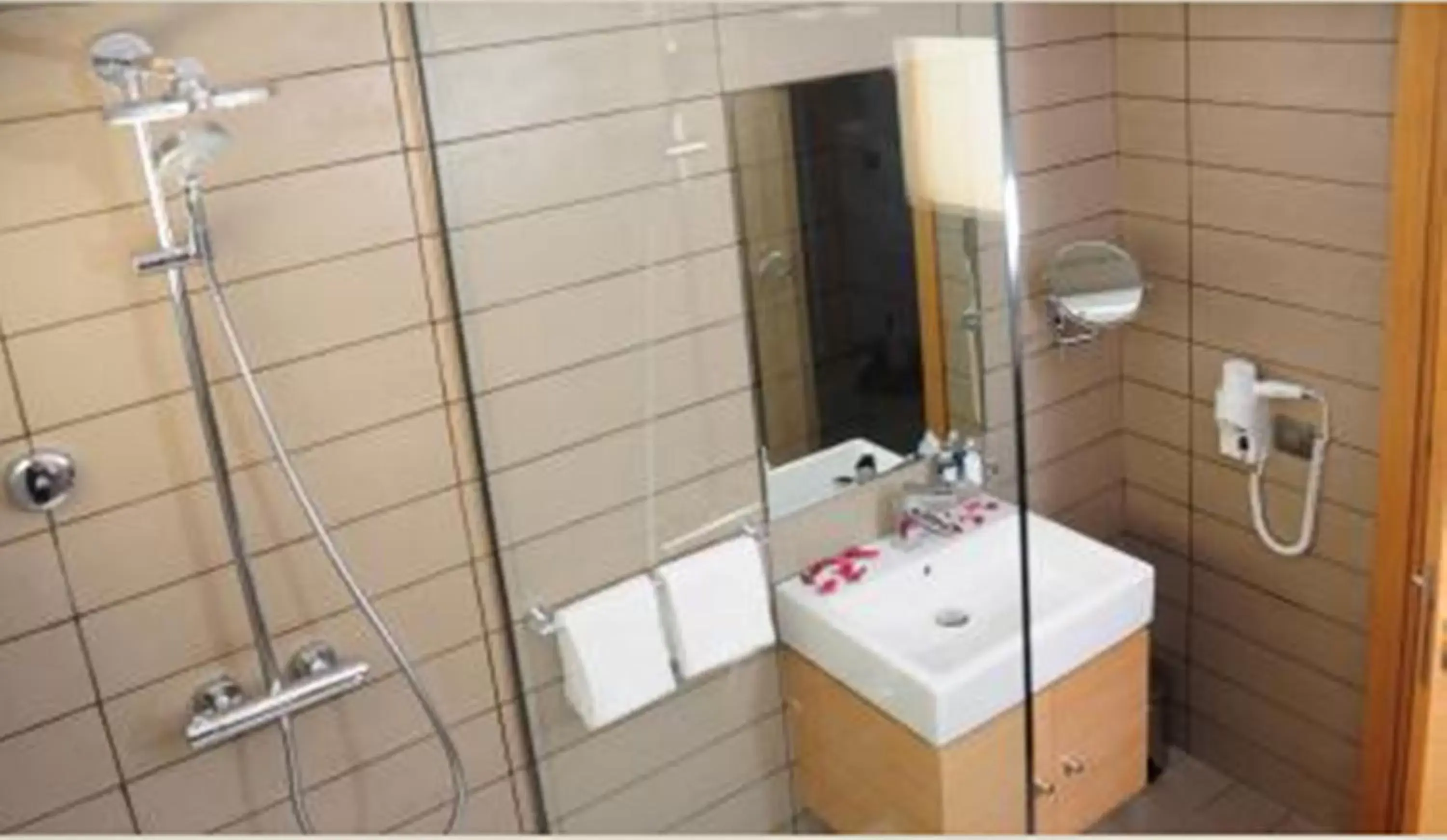 Superior Two-Bedroom Apartment in Mercure Quemado Al-Hoceima Resort