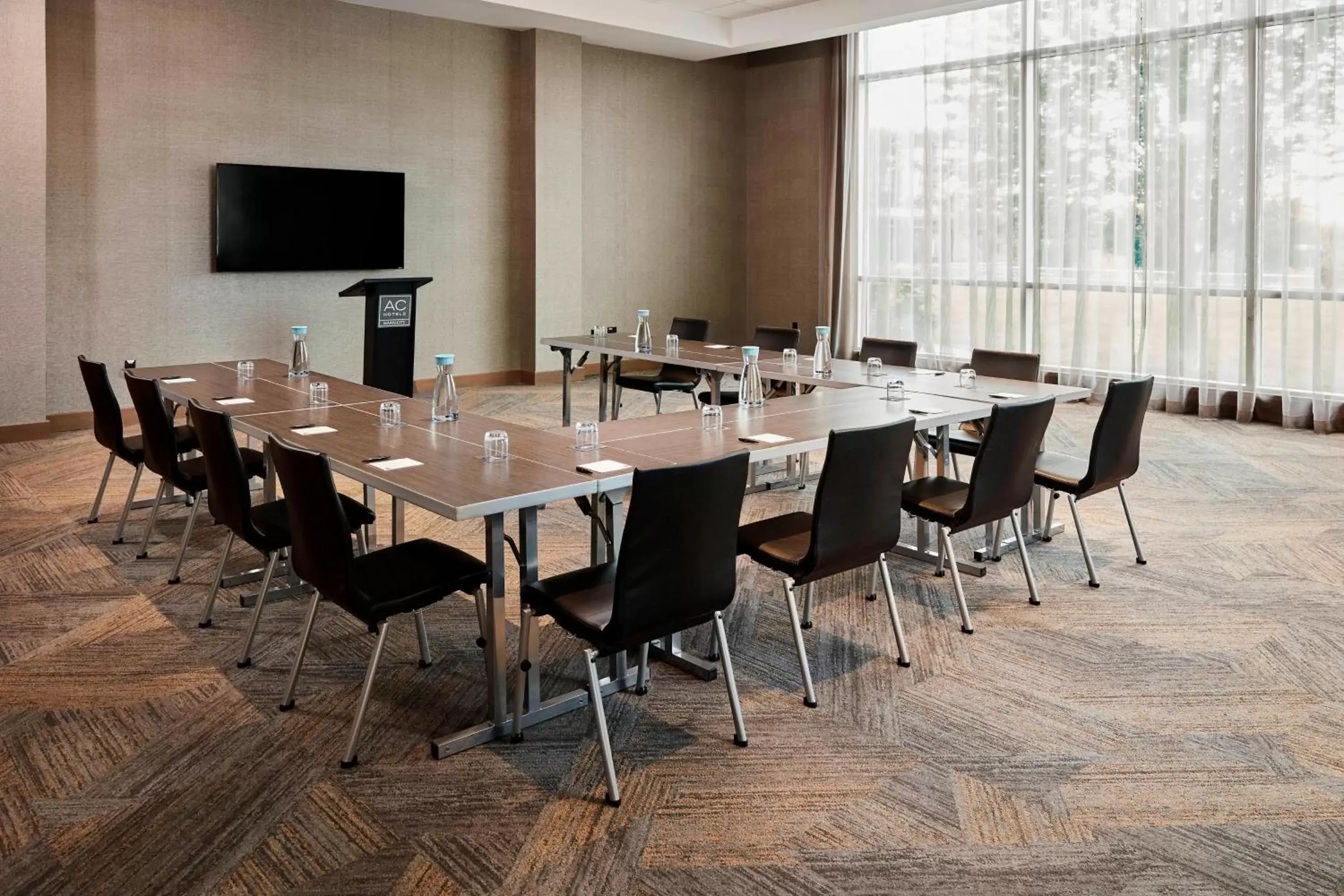 Meeting/conference room in AC Hotel by Marriott Cincinnati at The Banks