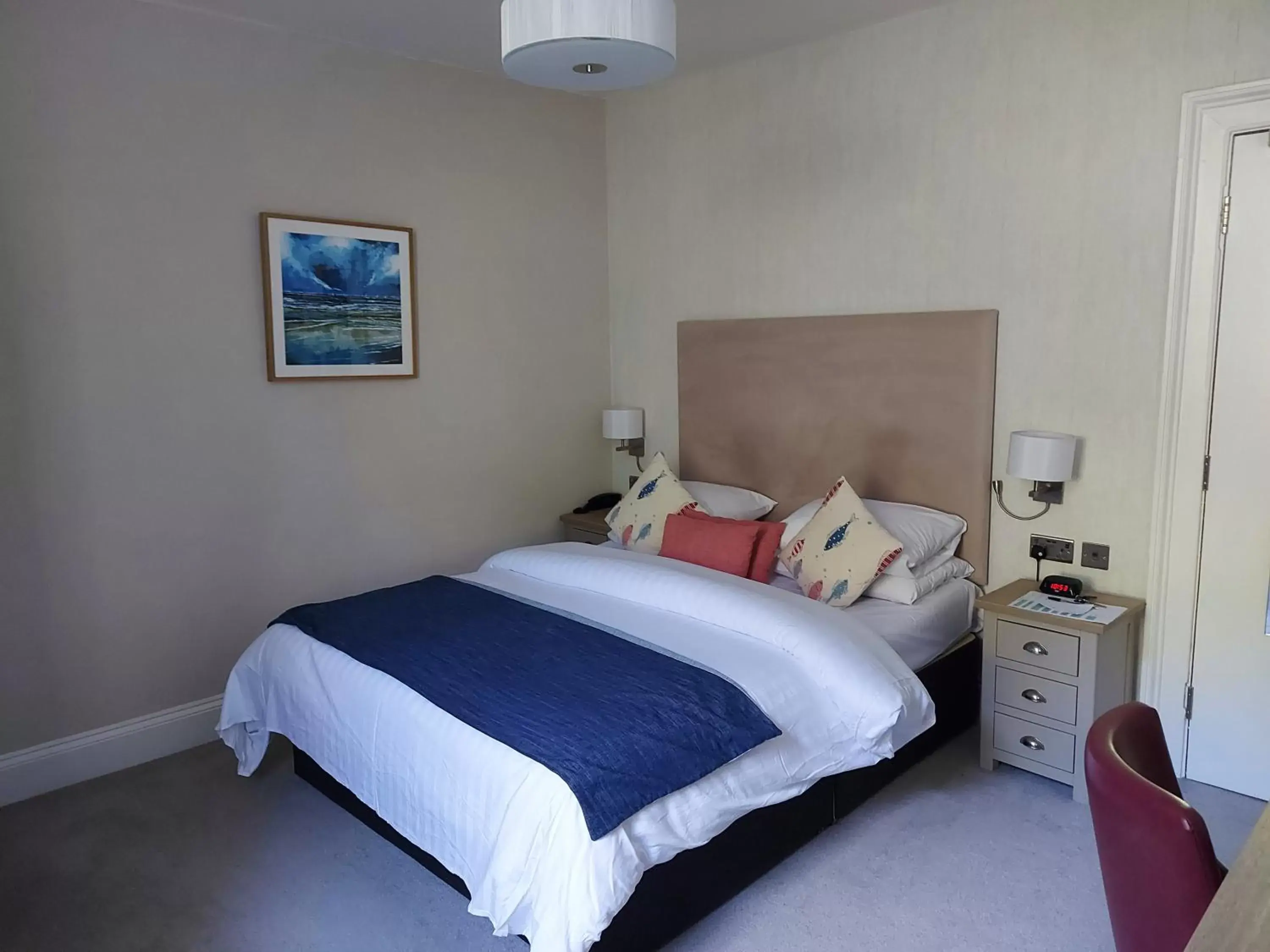 Bedroom, Bed in The Osborne Hotel