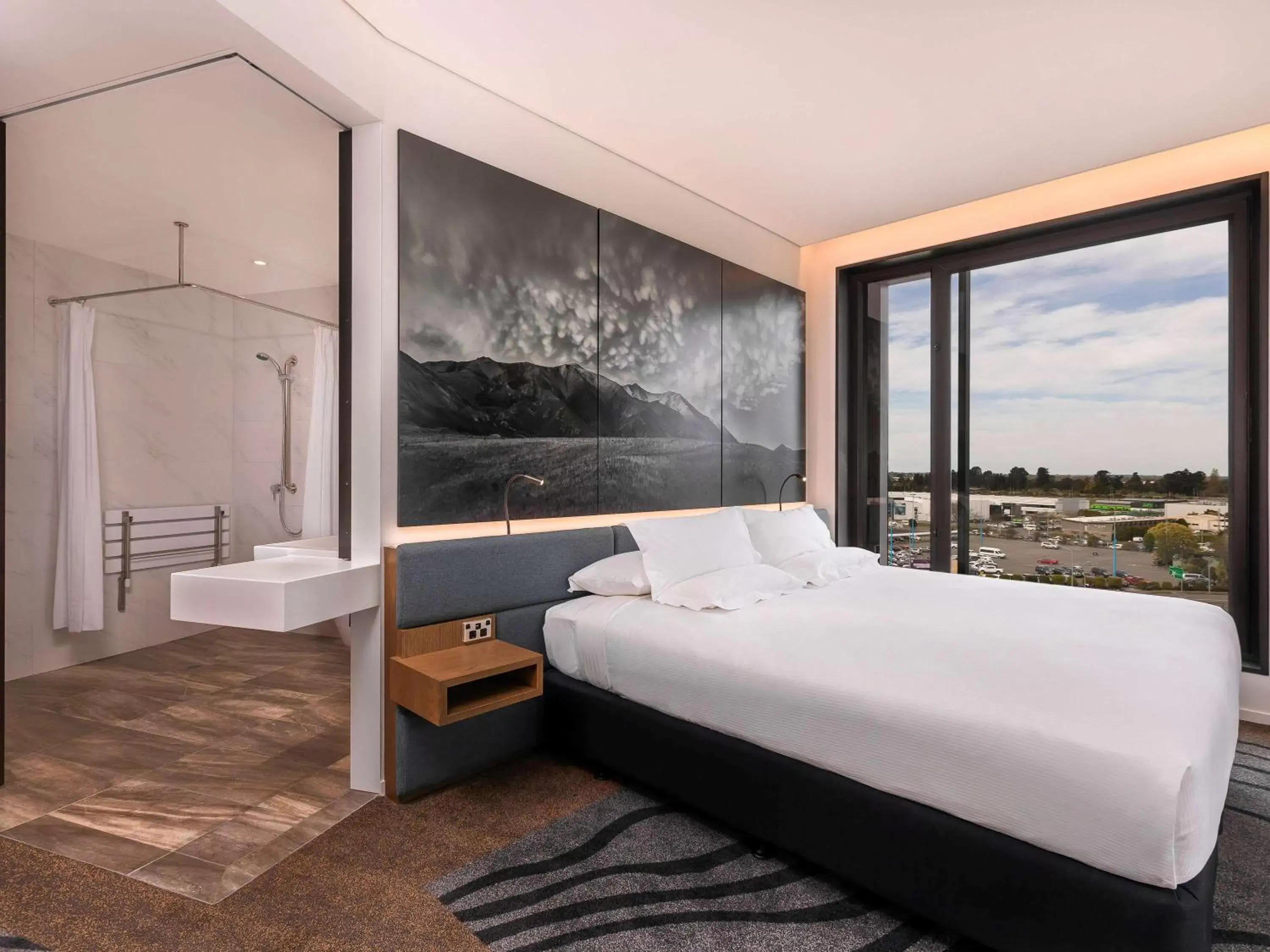 Photo of the whole room, Mountain View in Novotel Christchurch Airport
