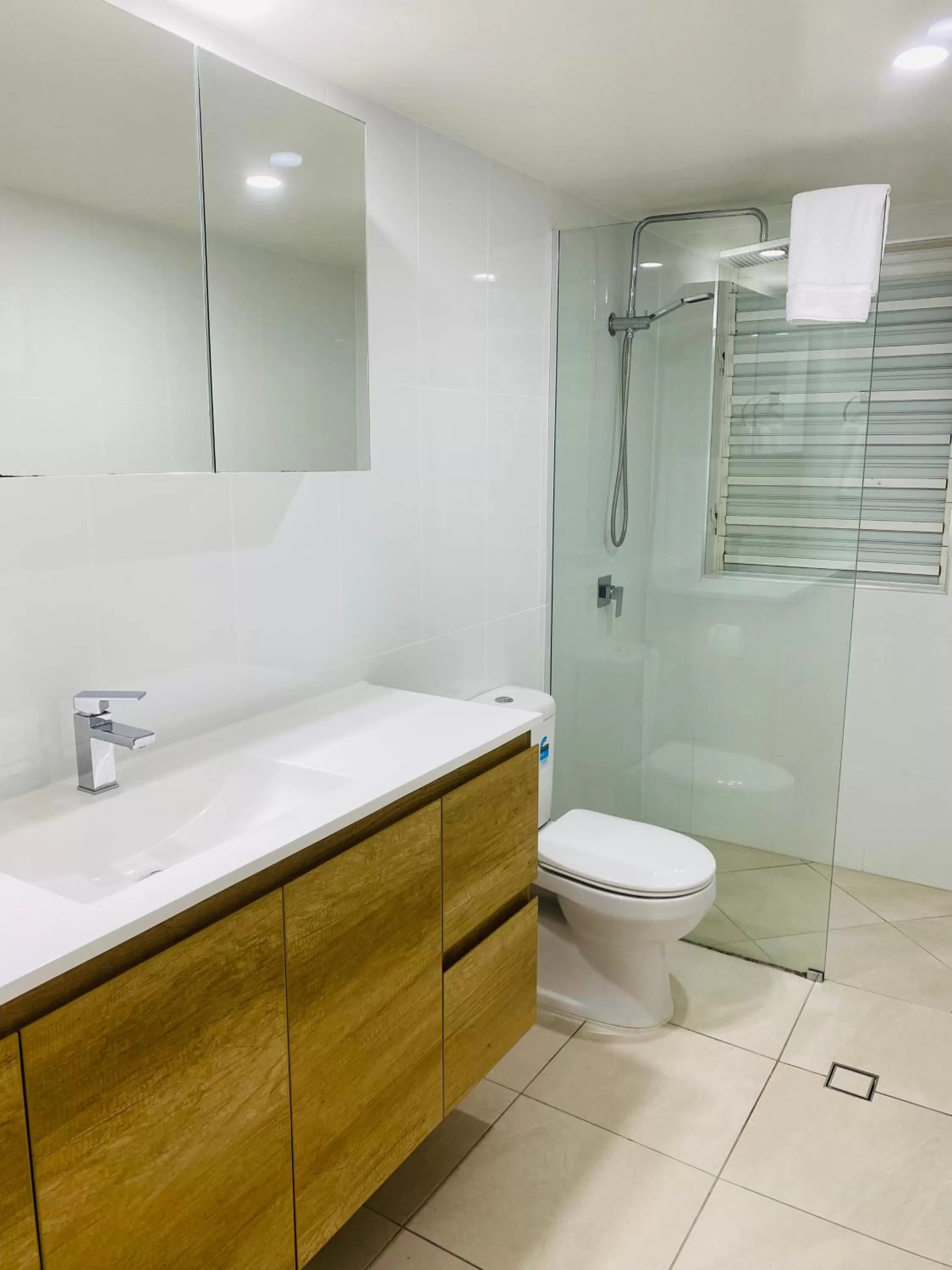 Bathroom in BeachView Apartments at Villa Paradiso
