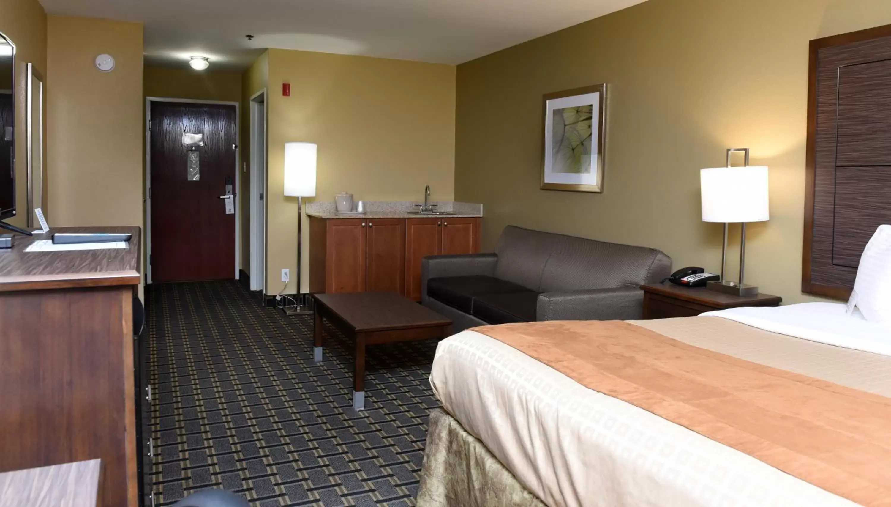 Photo of the whole room, Bed in Best Western Zachary Inn