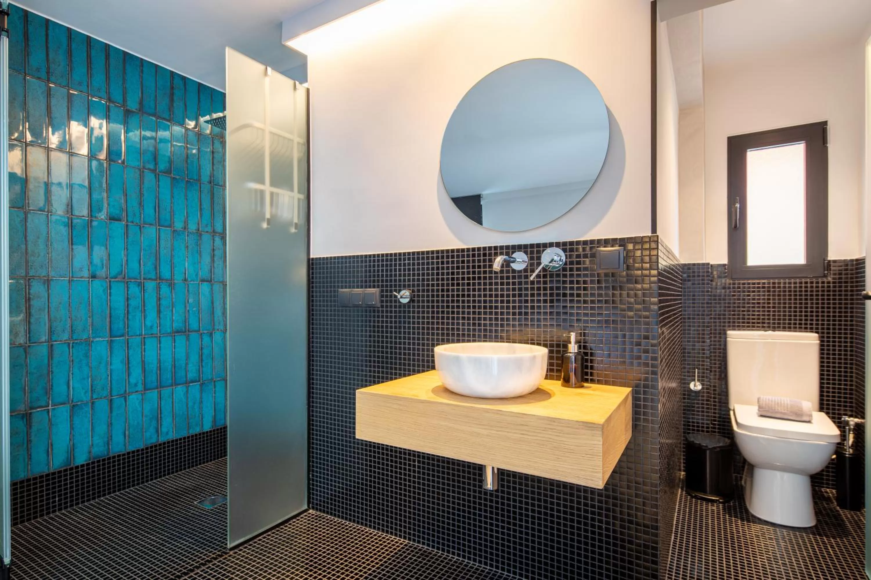 Shower in PAREA Athens