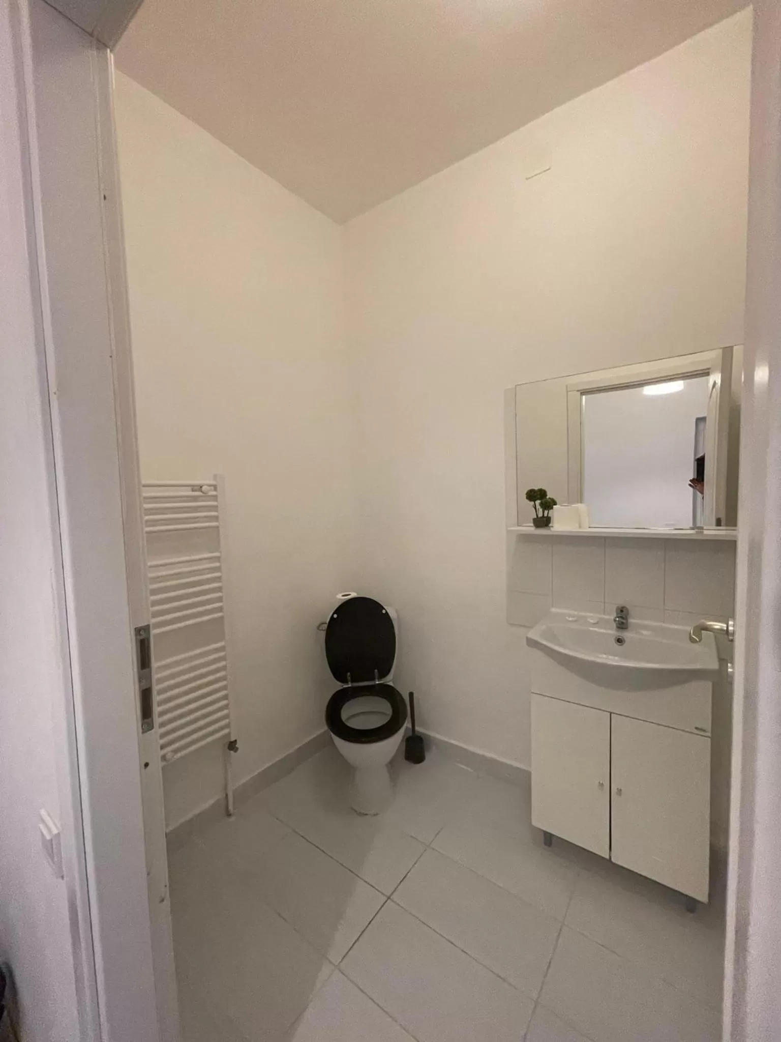 Bathroom in The Floor Piata Unirii