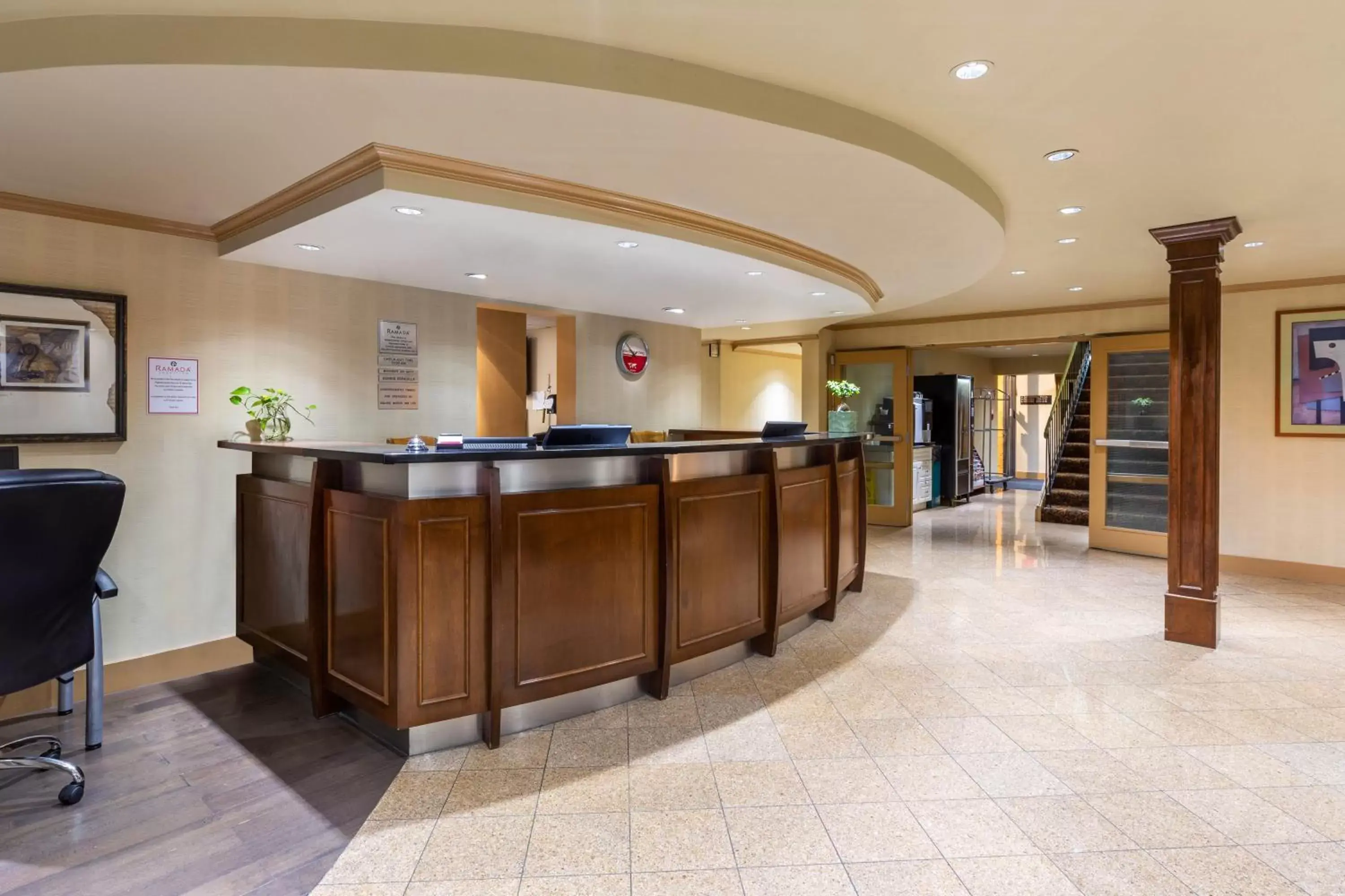 Lobby or reception, Lobby/Reception in Ramada by Wyndham Coquitlam