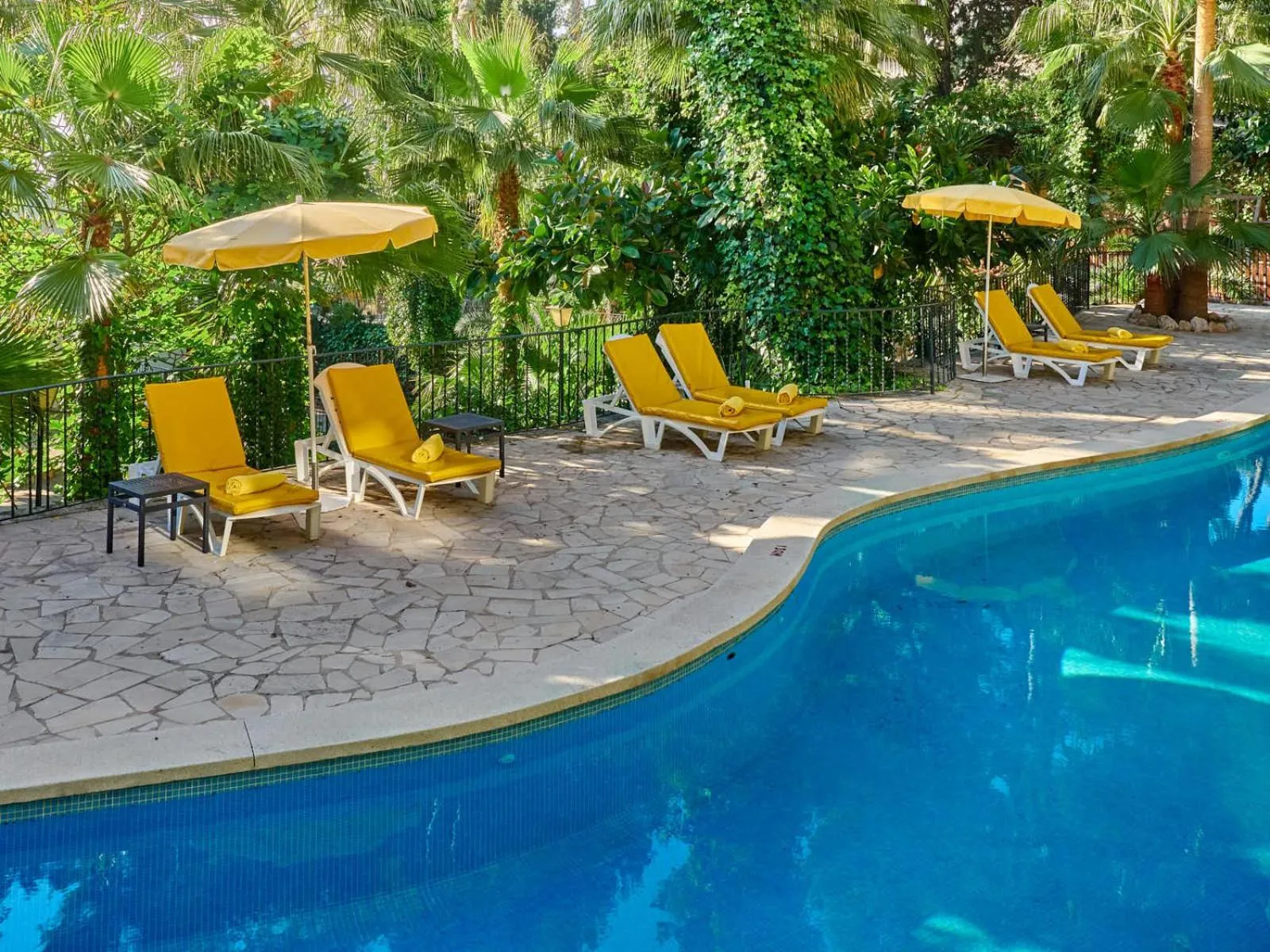 Garden in Hotel Bon Sol Resort & Spa