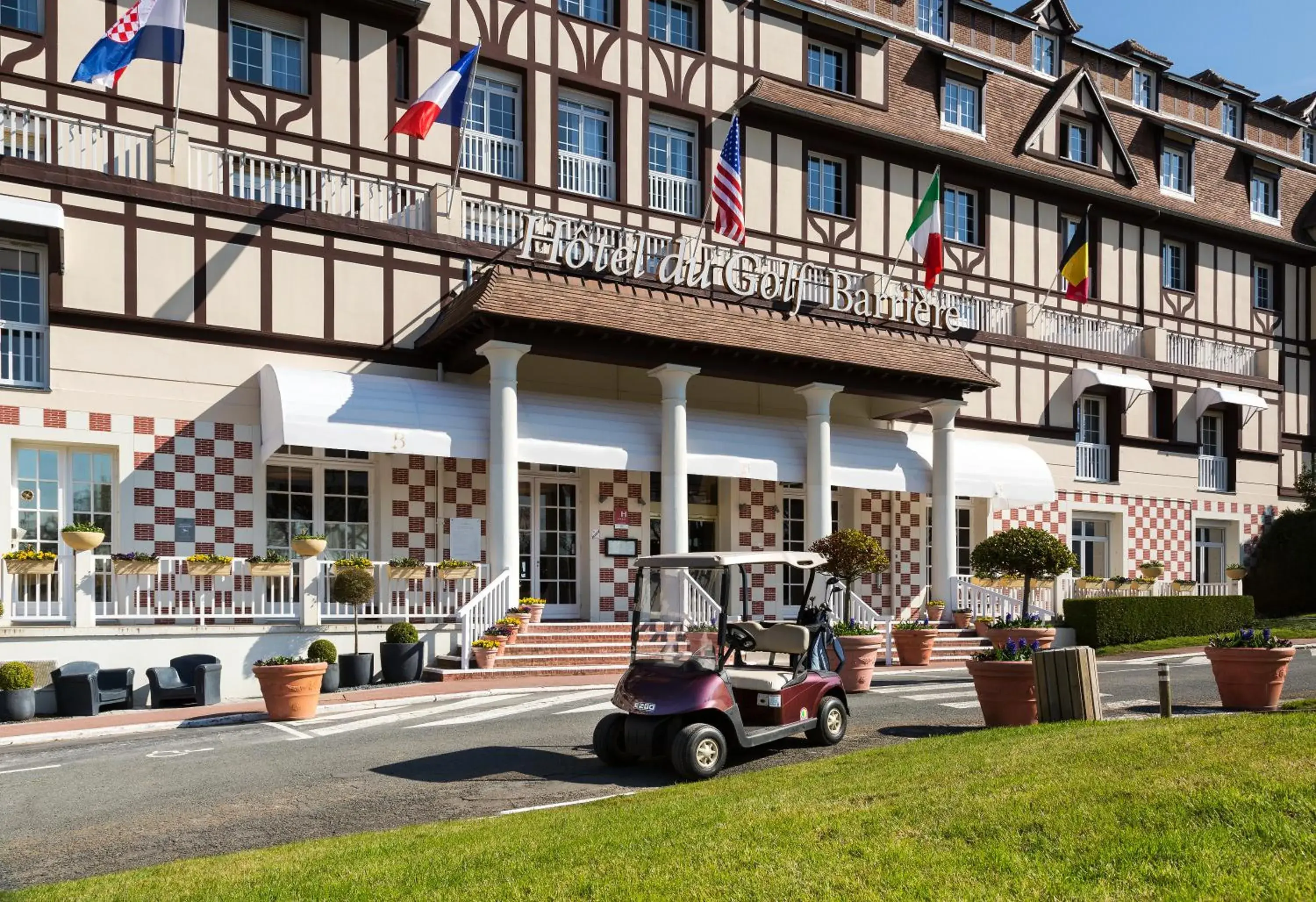 Property Building in Hôtel Barrière L'Hôtel du Golf