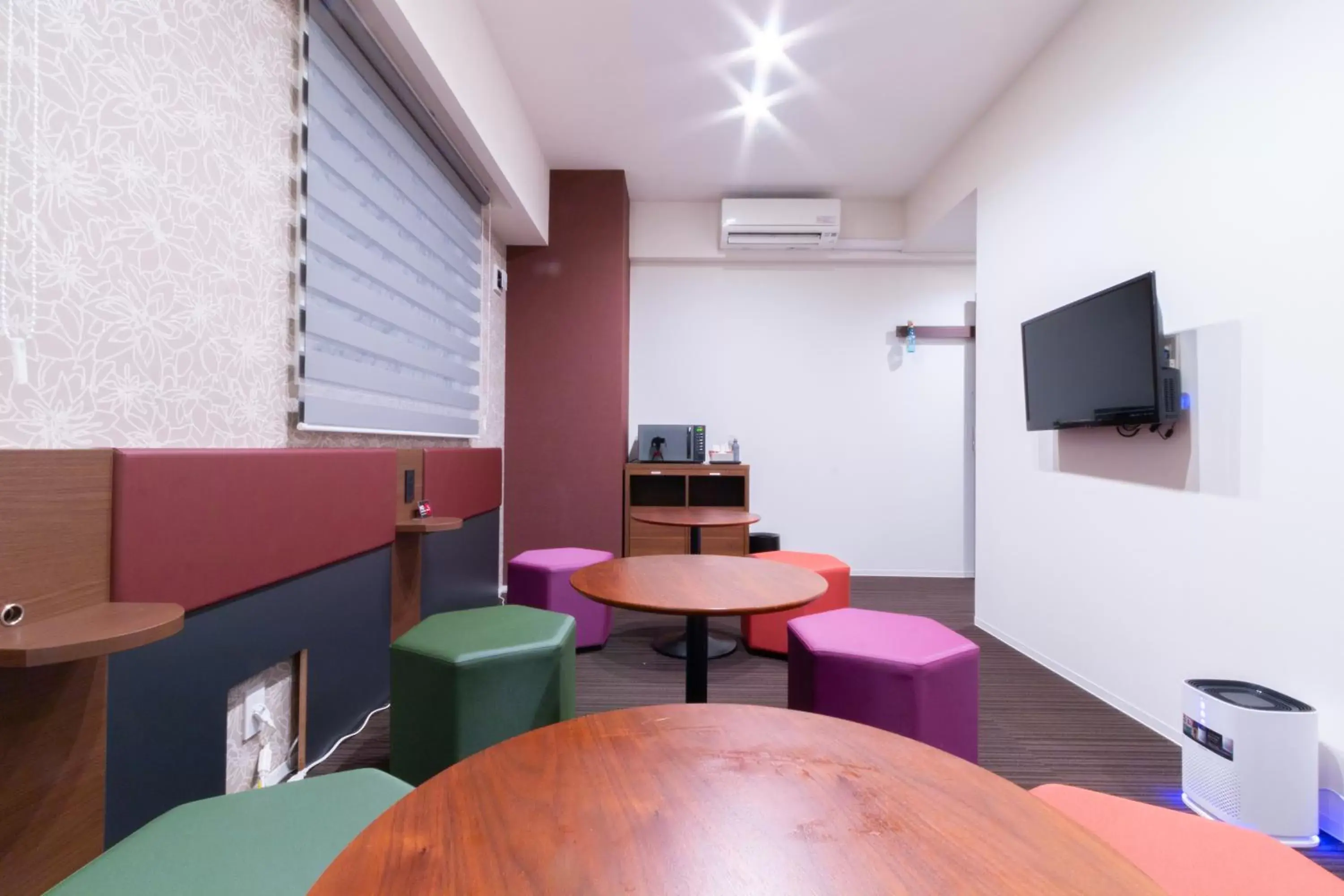 Communal lounge/ TV room, Lounge/Bar in Meldia Stay Nijojo IWAGAMI