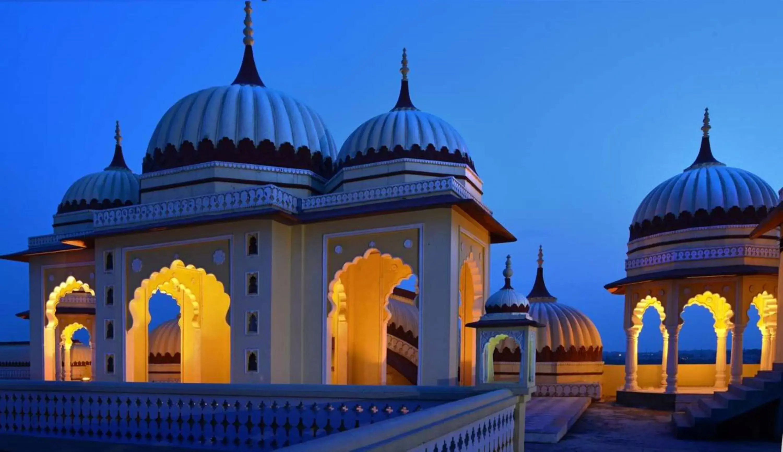 Balcony/Terrace in Noormahal Palace Hotel