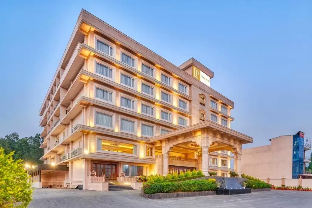 Property building in LP Vilas Property building in LP Vilas