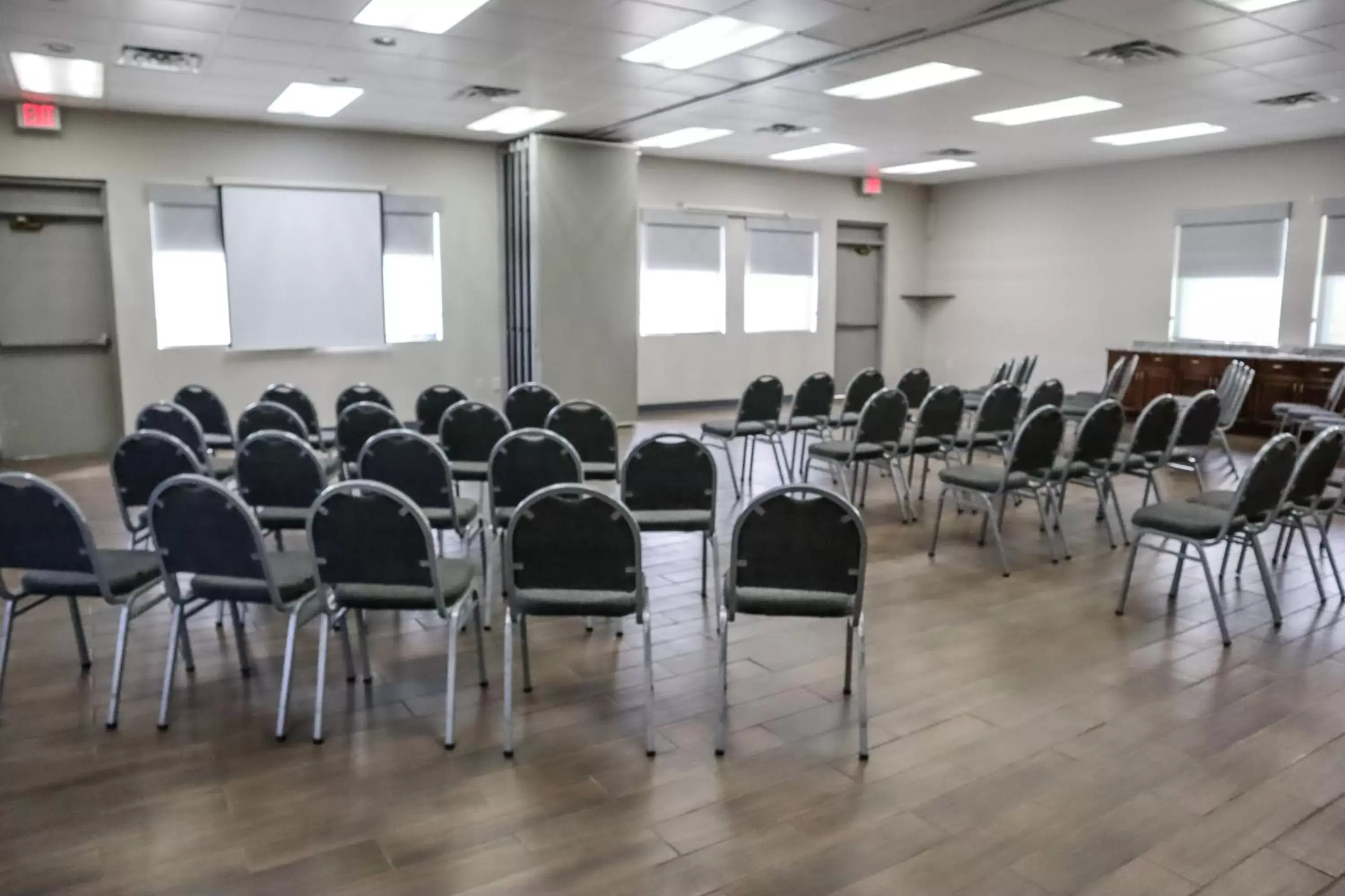 Meeting/conference room in Howard Johnson by Wyndham Ocala FL
