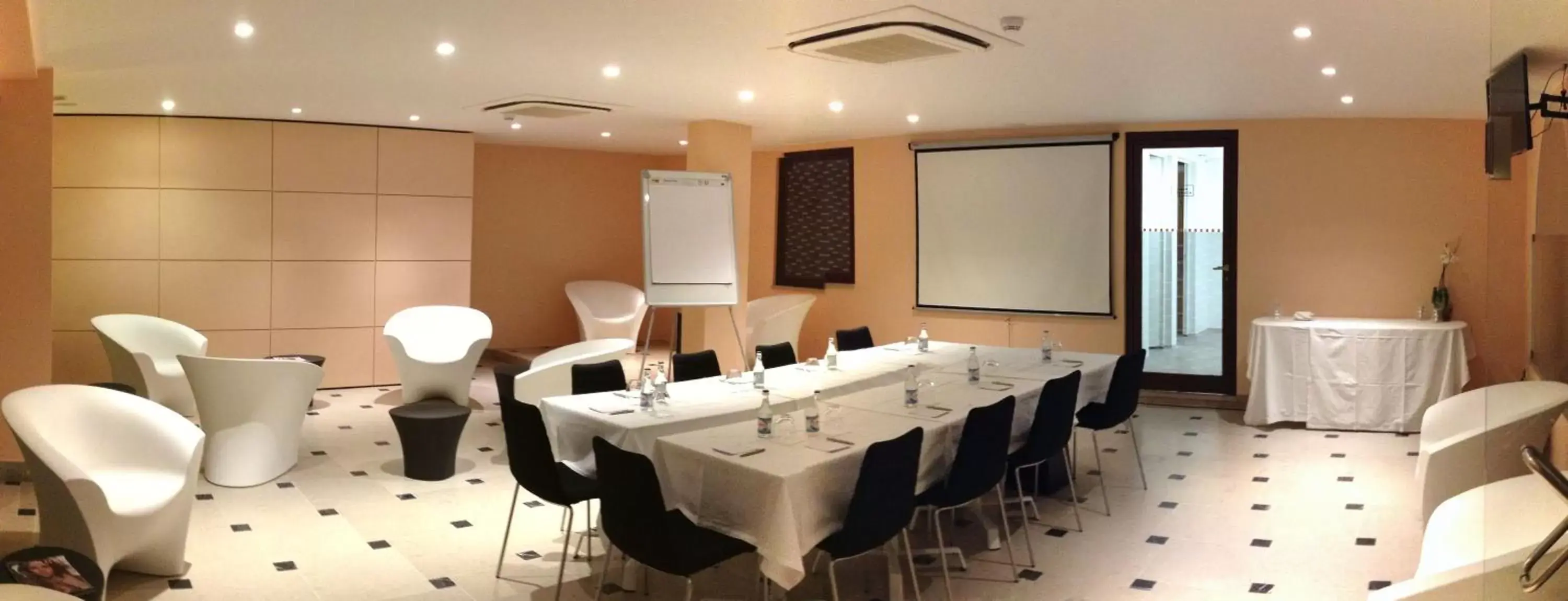 Activities, Business Area/Conference Room in Sintra Boutique Hotel