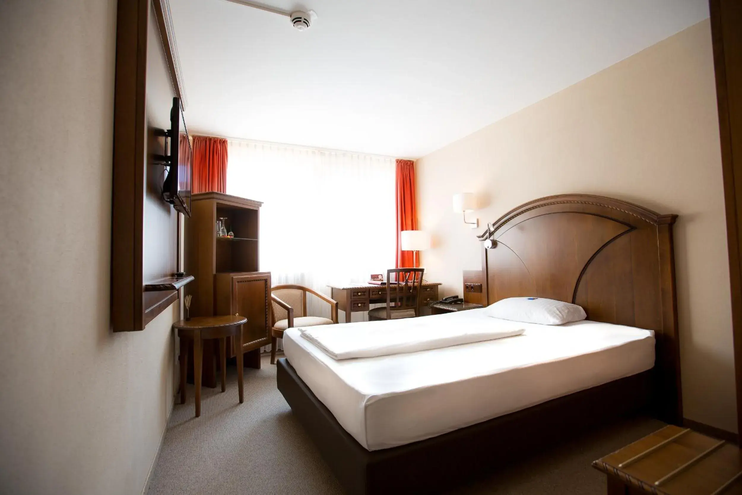 Bed, Room Photo in Burghotel Nürnberg