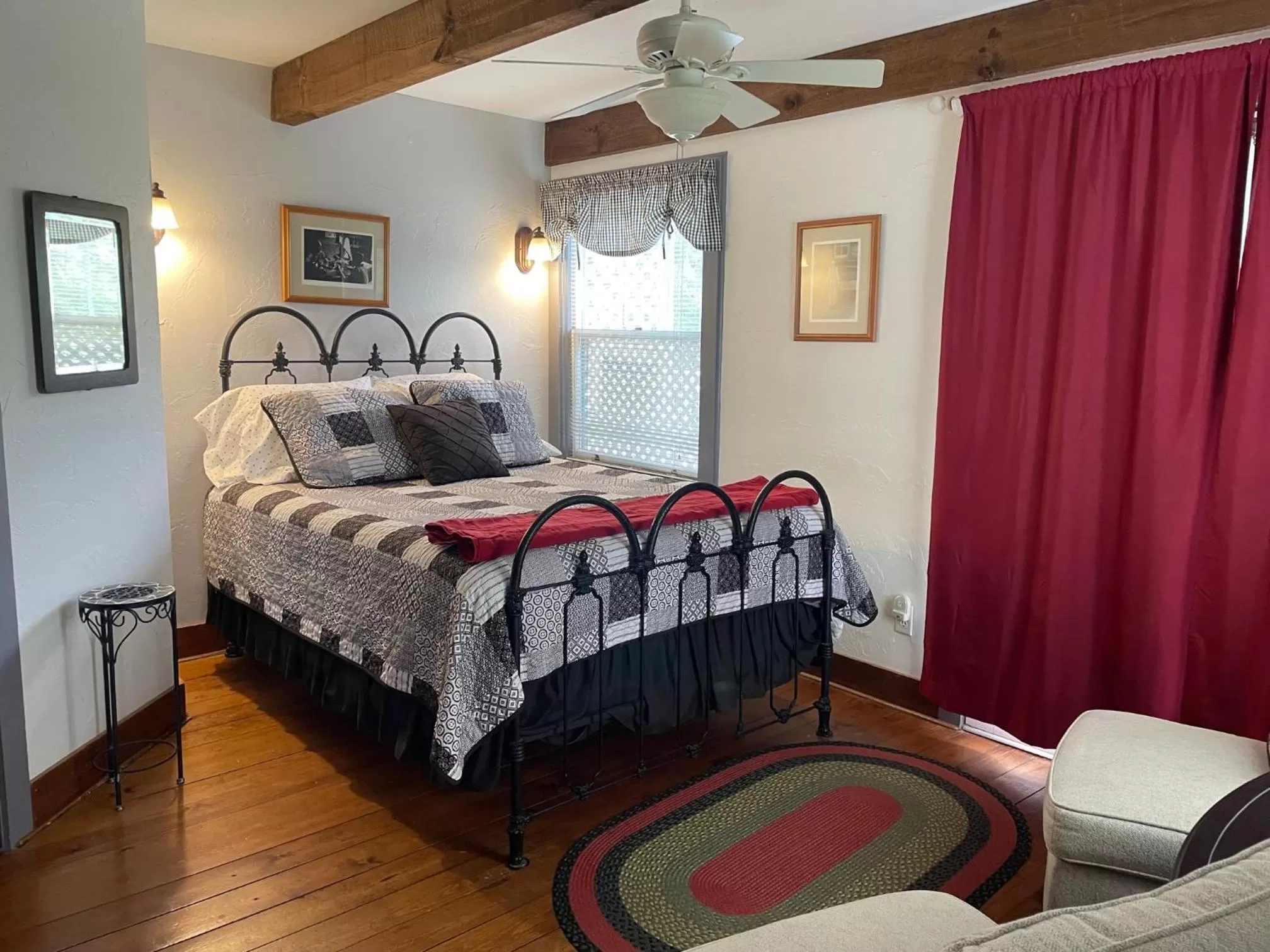 Bed in Folkestone Inn