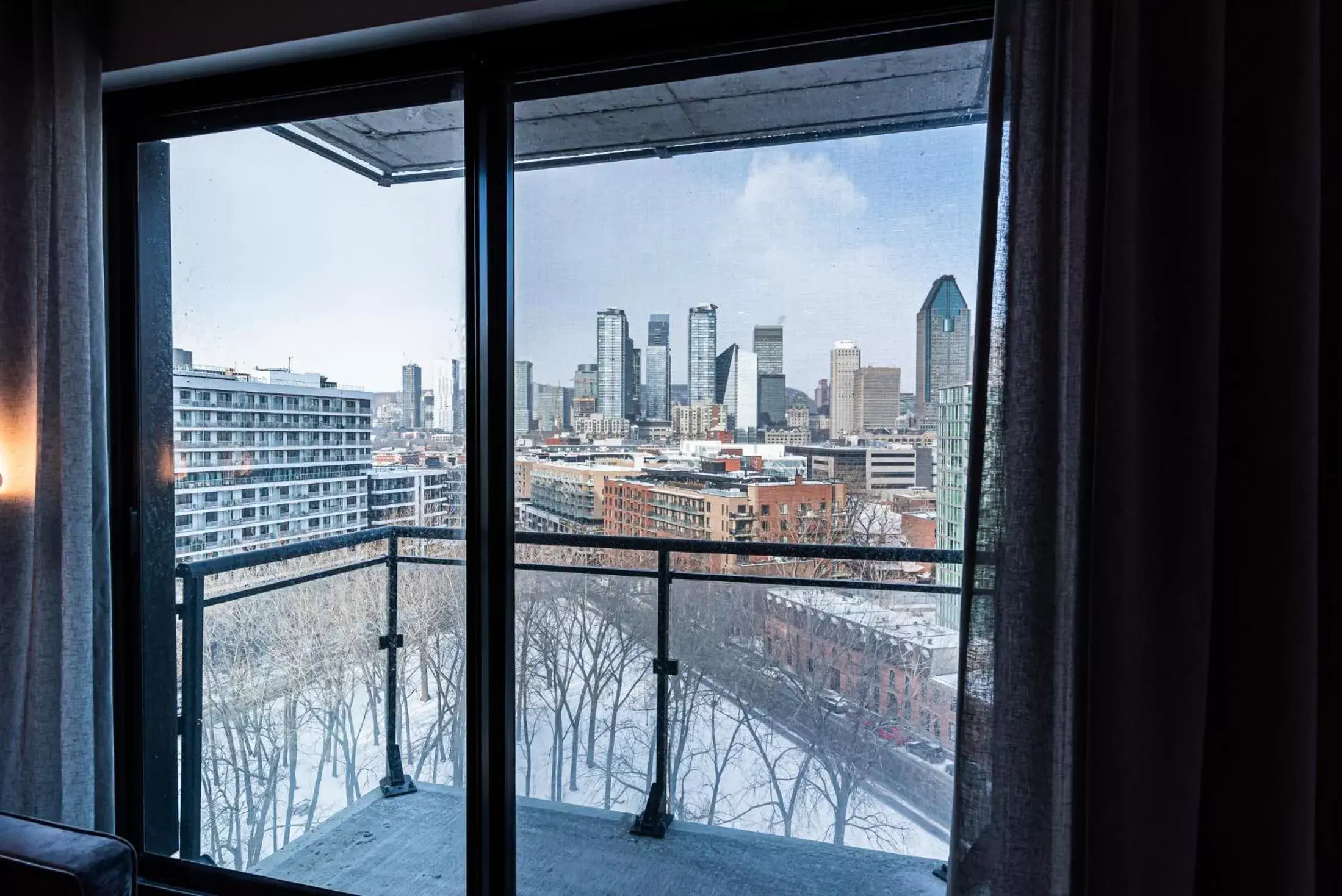 City view in WRFY Griffintown Apartment