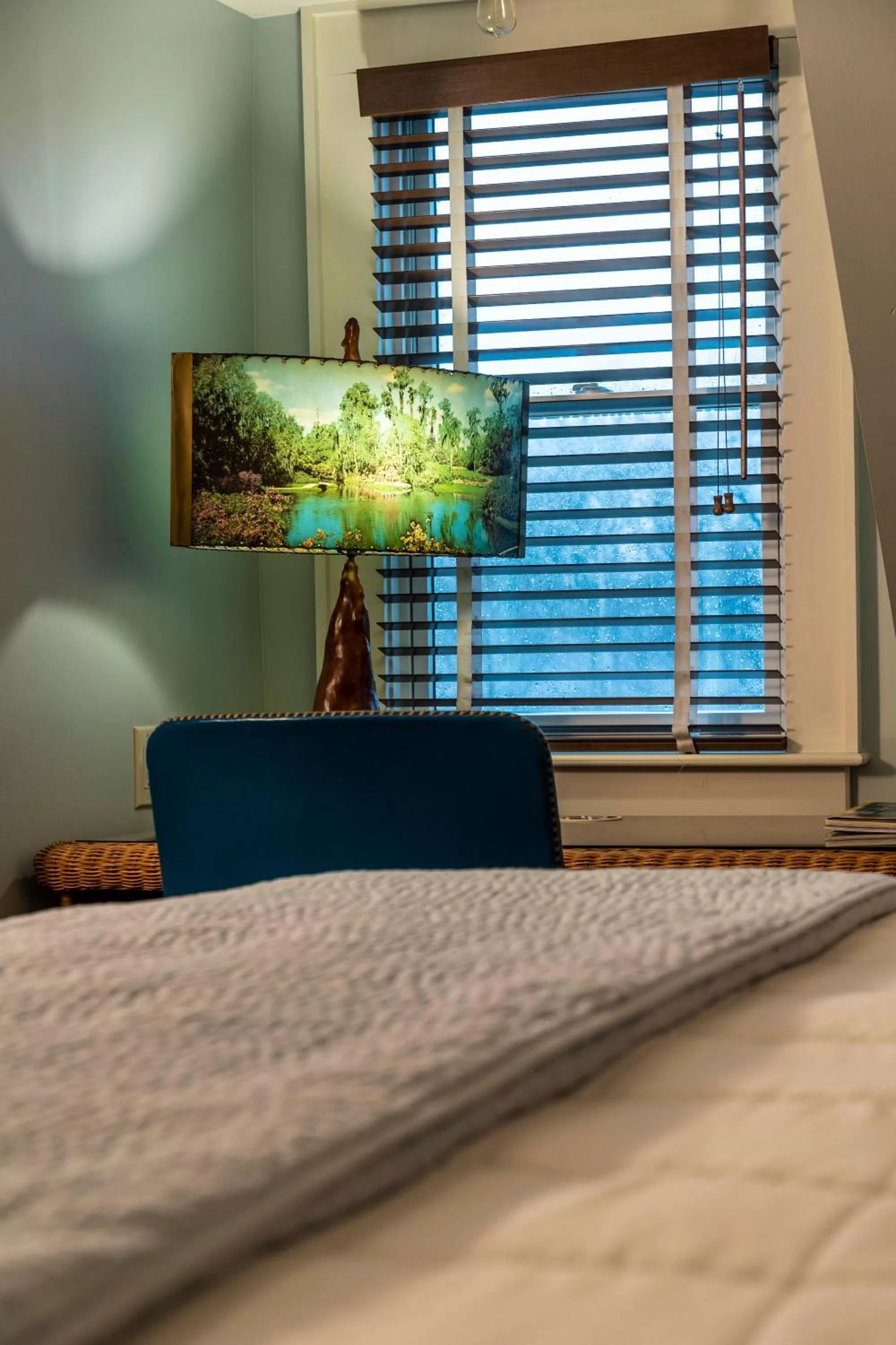 Seating area, Bed in Hotel Broad Ripple