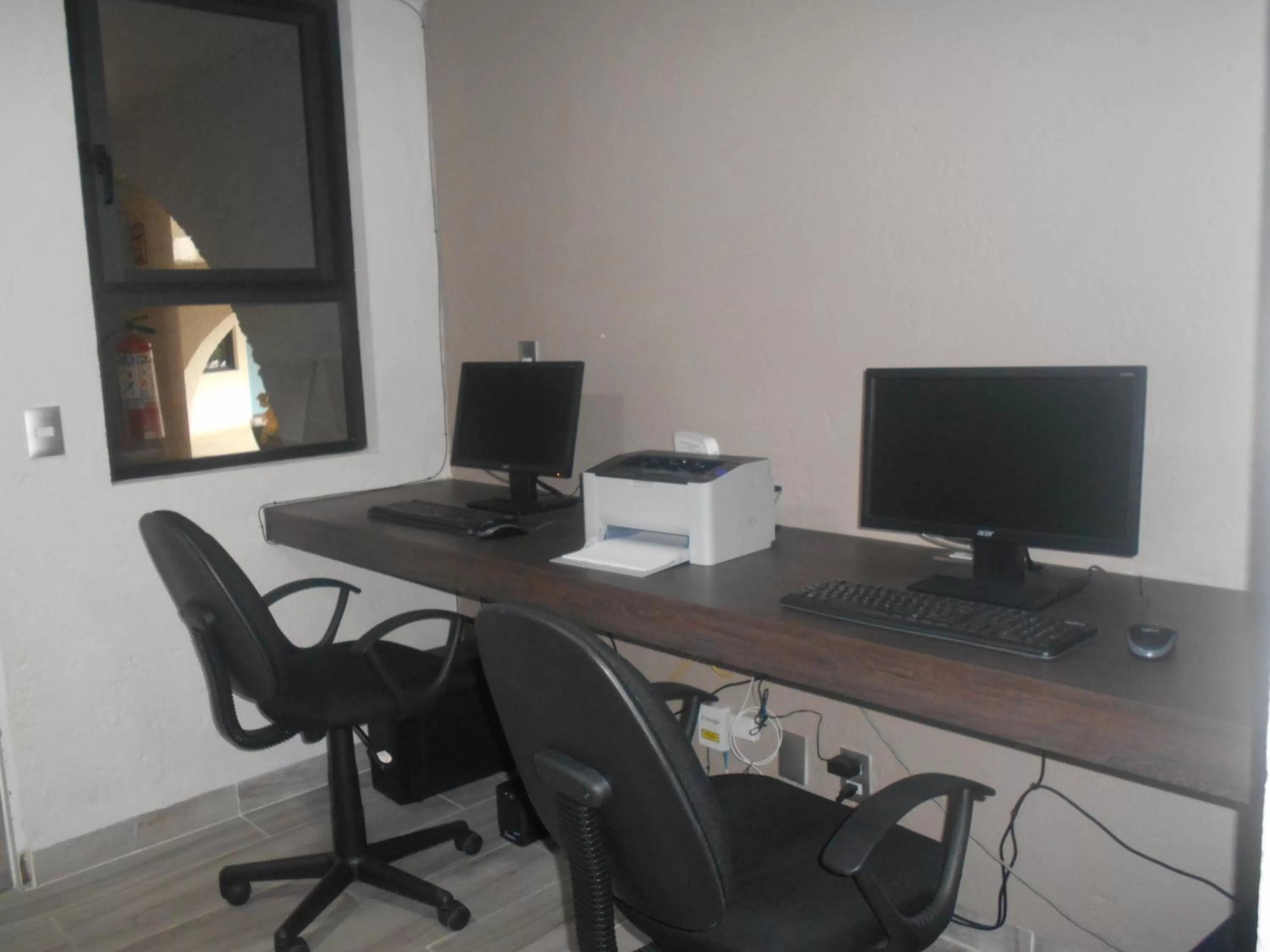 Business facilities in Hotel Puente Real