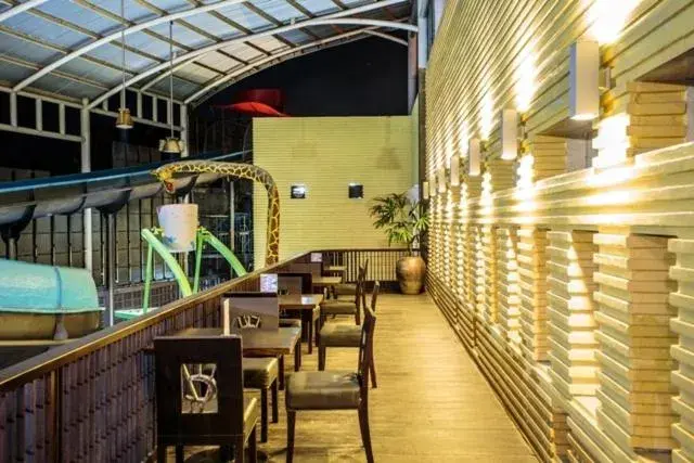 Lounge or bar in Crown Victoria Hotel Tulungagung Lounge or bar in Crown Victoria Hotel Tulungagung