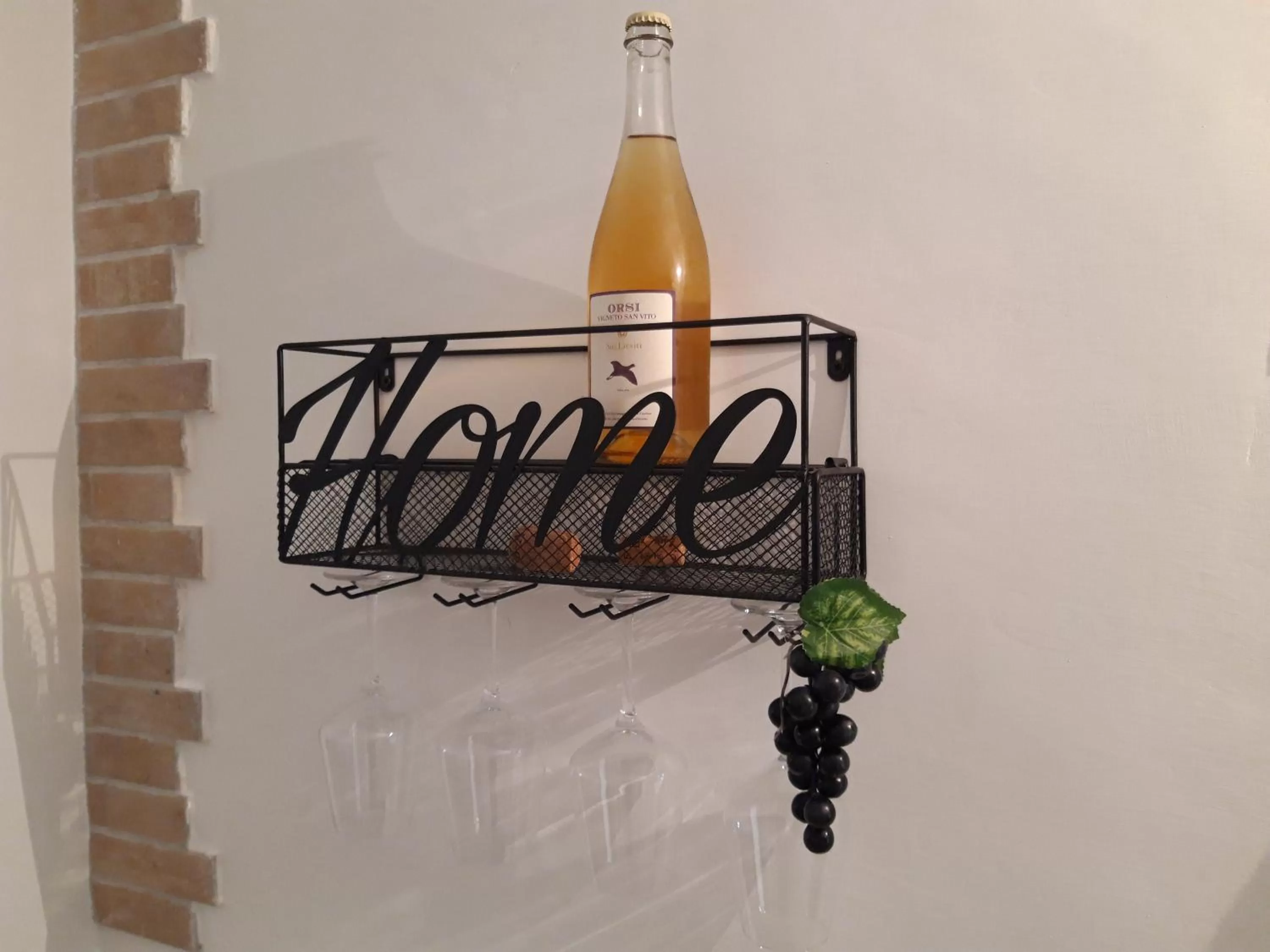 kitchen in In Vino Veritas