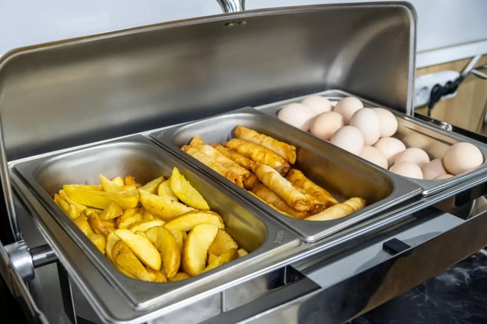 Buffet breakfast in The Queen Hotel