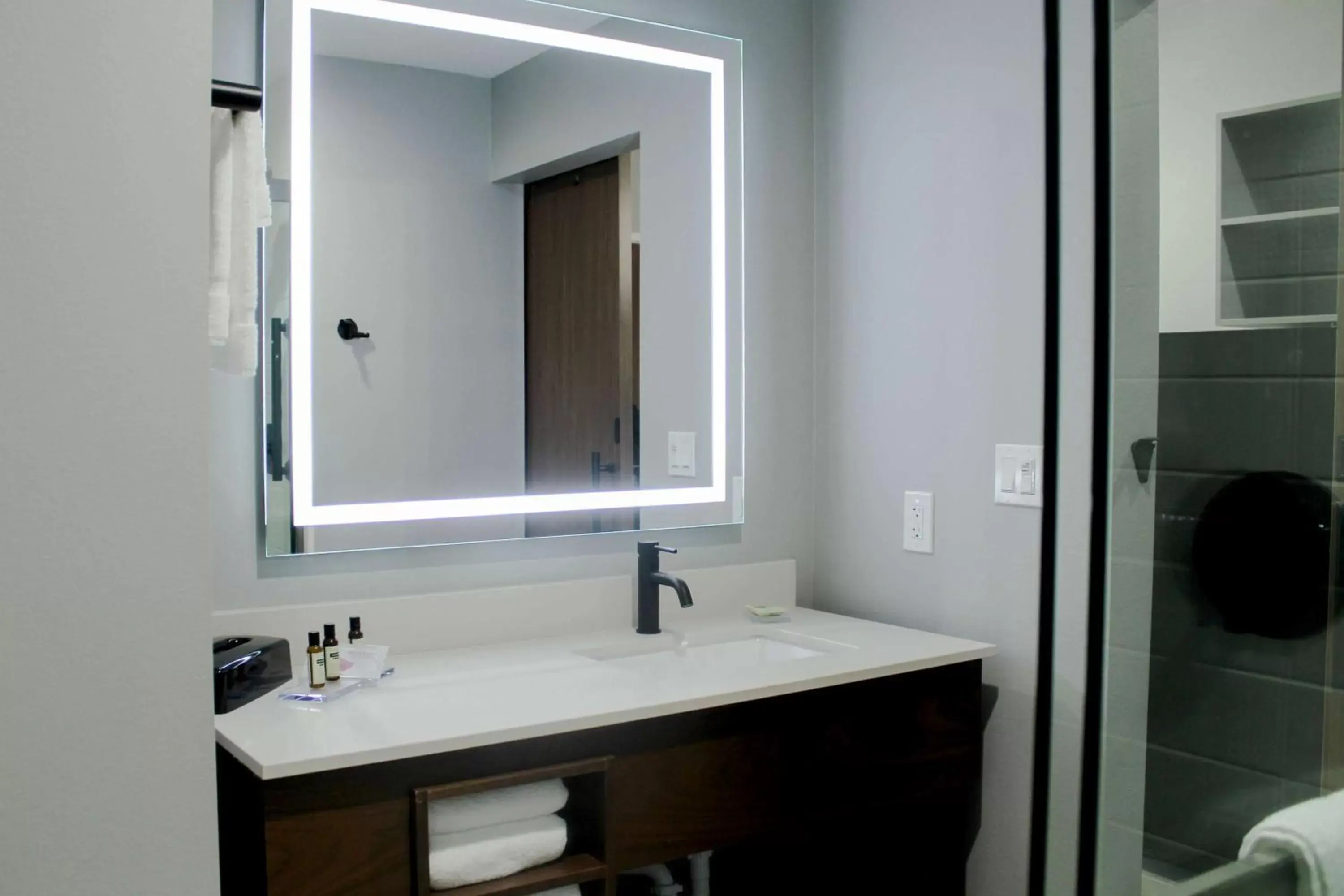 Bathroom in Hawthorn Suites by Wyndham Oklahoma City Airport Fairground