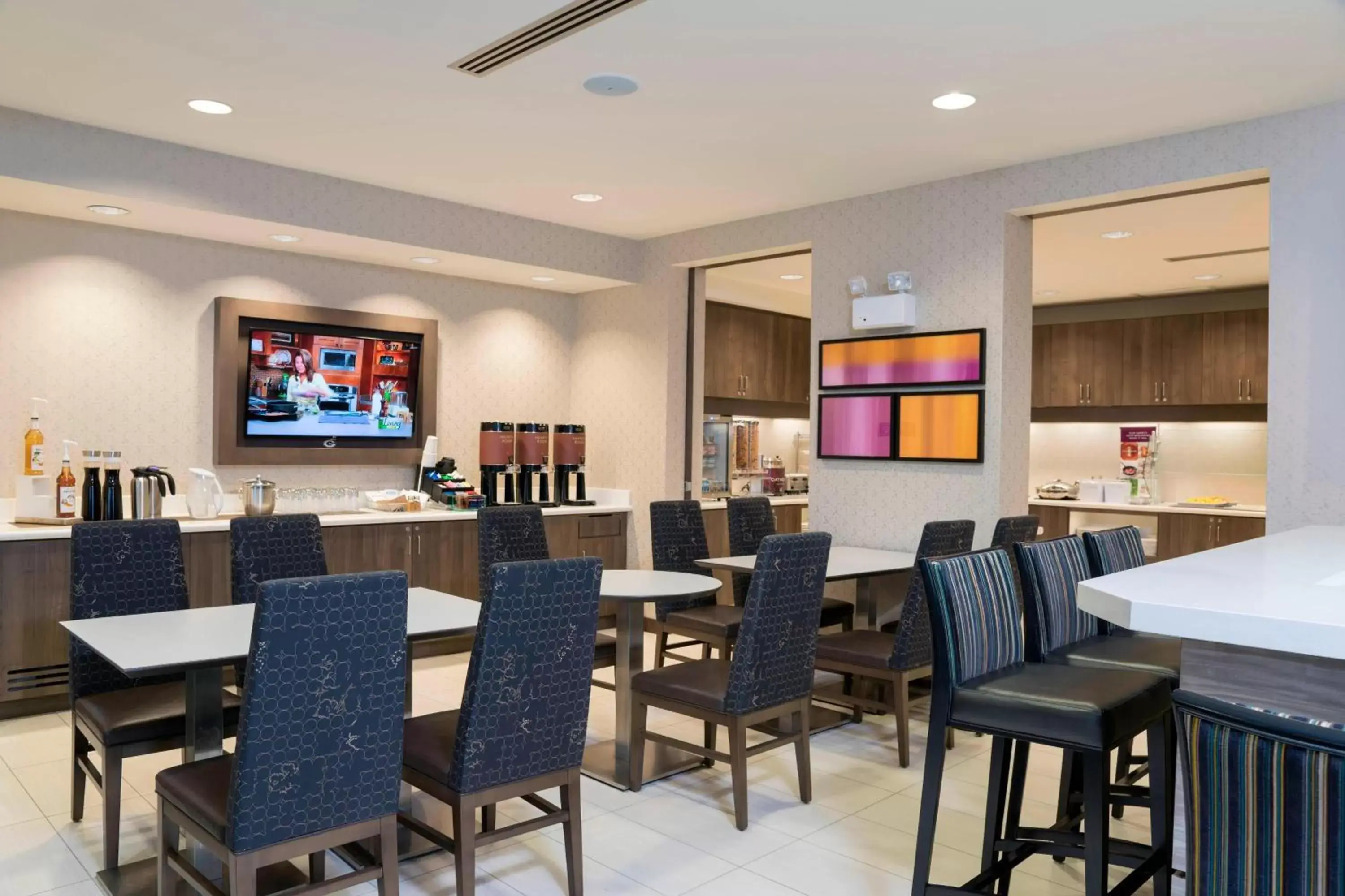 Breakfast, Restaurant/Places to Eat in Residence Inn by Marriott Green Bay Downtown