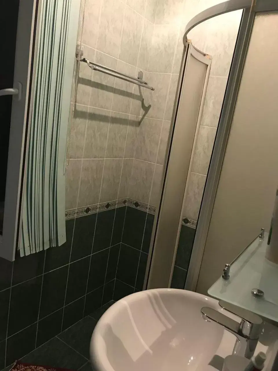 Double Room with Private Bathroom in Real Tashkent Double Room with Private Bathroom in Real Tashkent